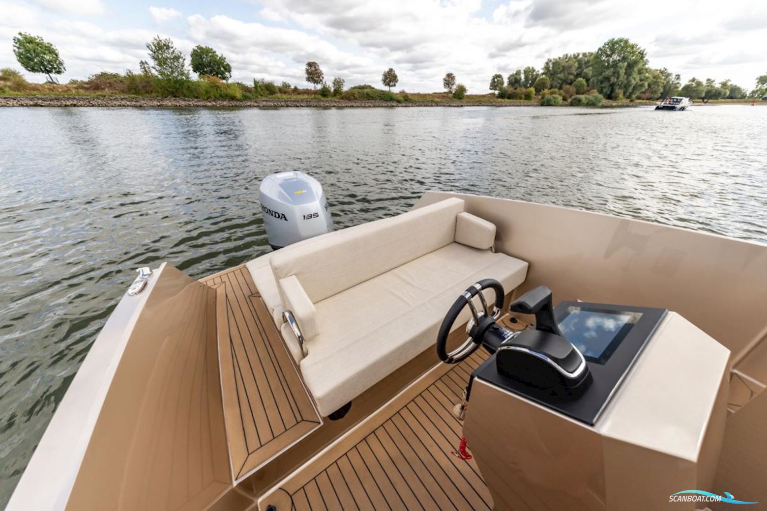 Maxima 580 Sport Lounge
