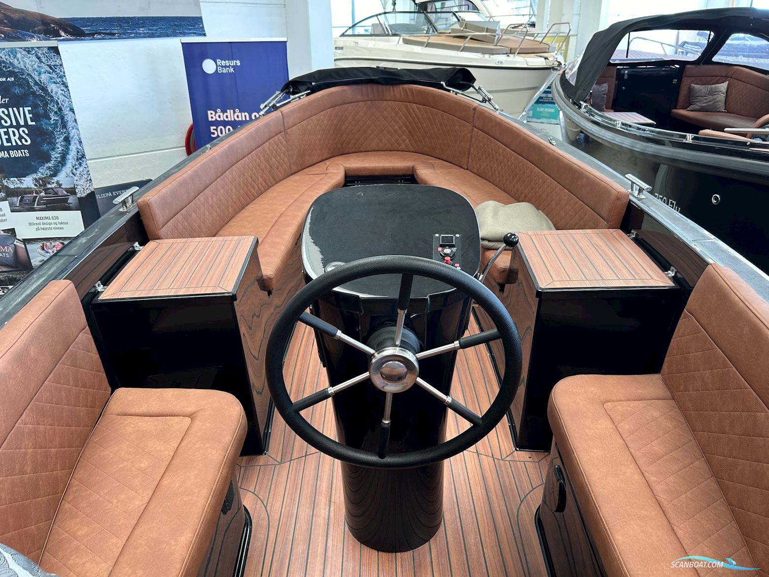 Maxima 650 Flying Lounge