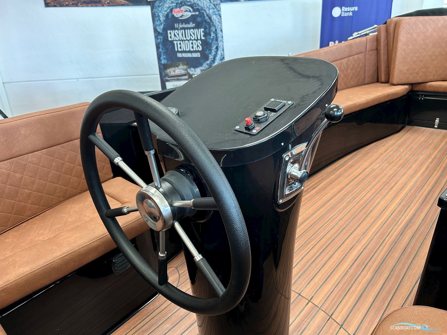 Maxima 650 Flying Lounge