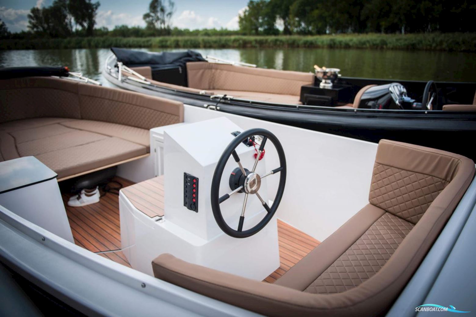 Maxima 650 Lounge