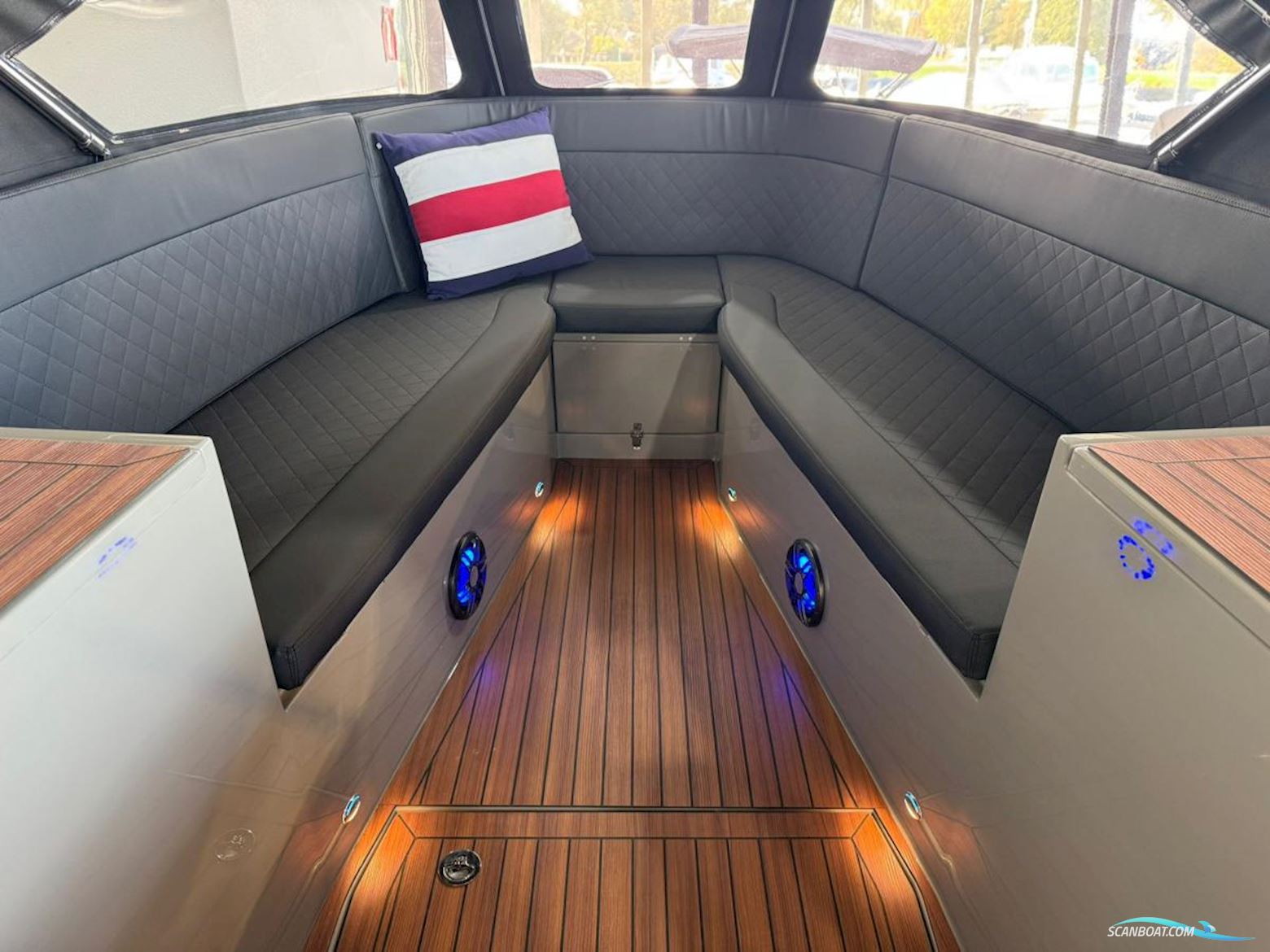 Maxima 680 Sport Lounge