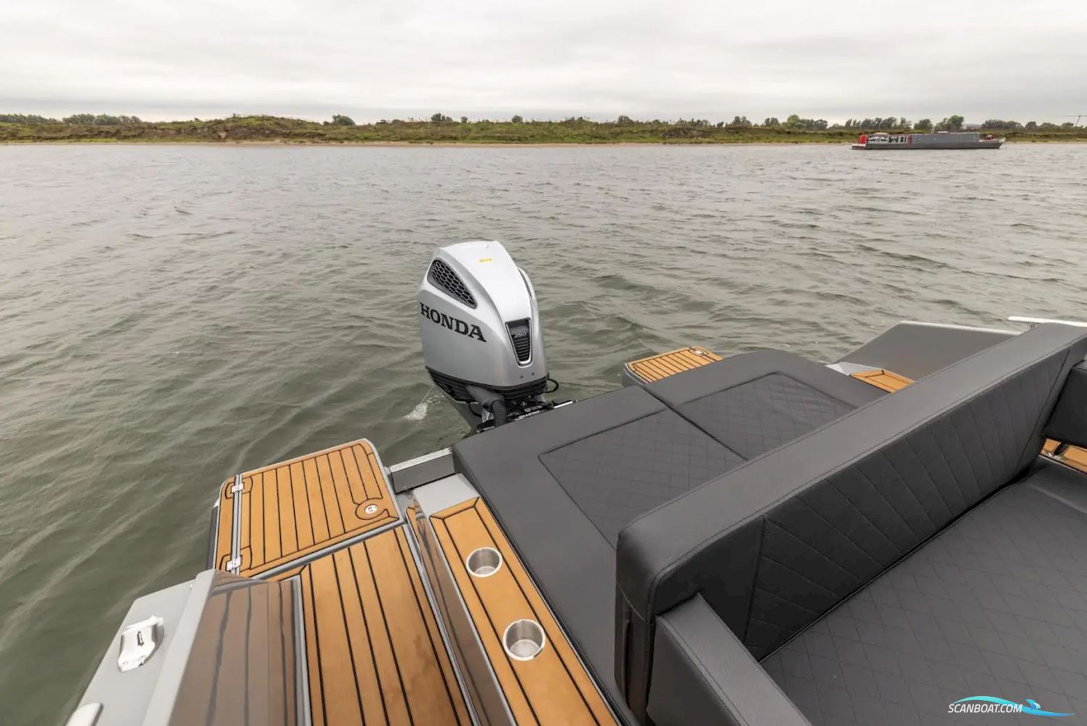 Maxima 680 Sport Lounge