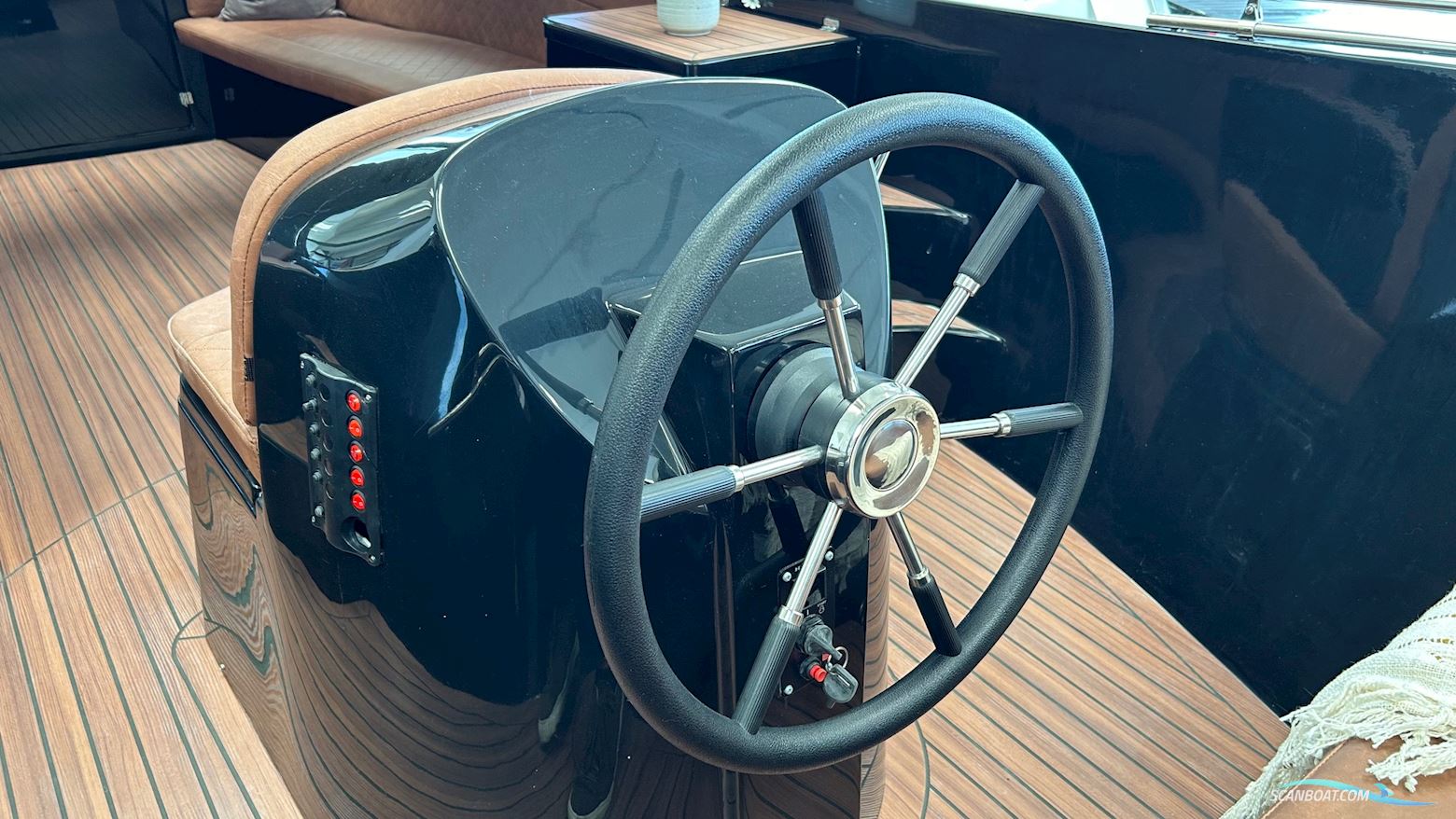 Maxima 750 Flying lounge