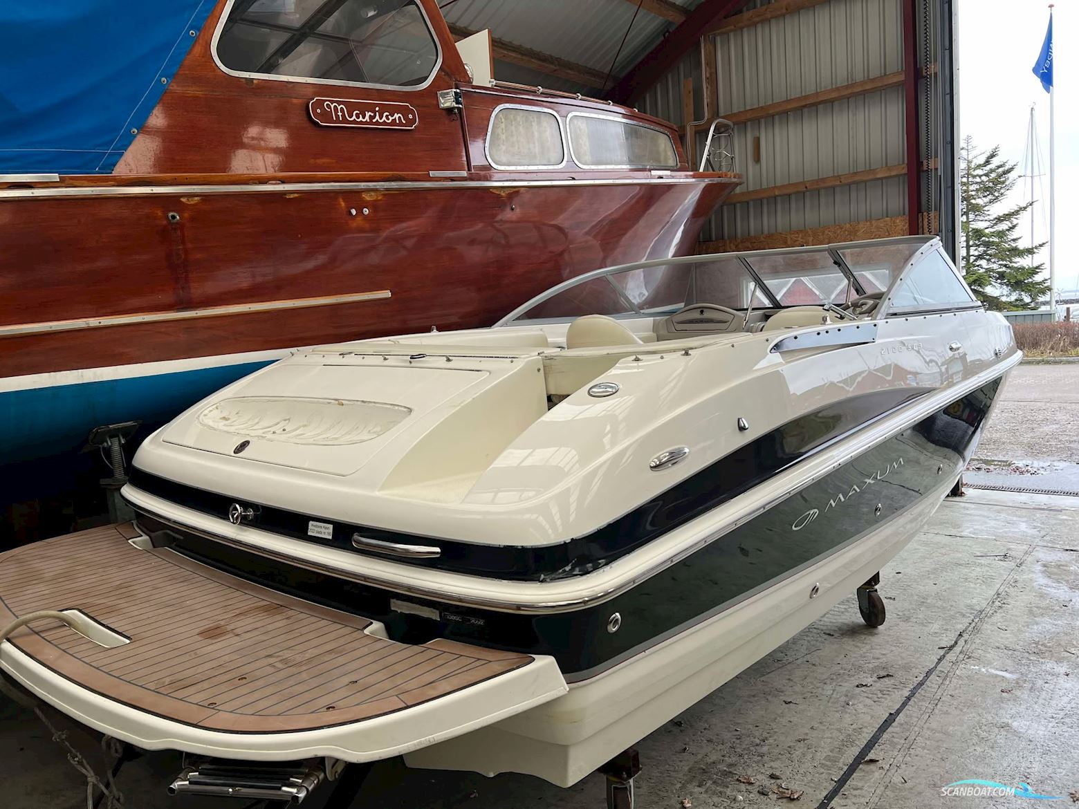 Maxum 2100SC3 V8