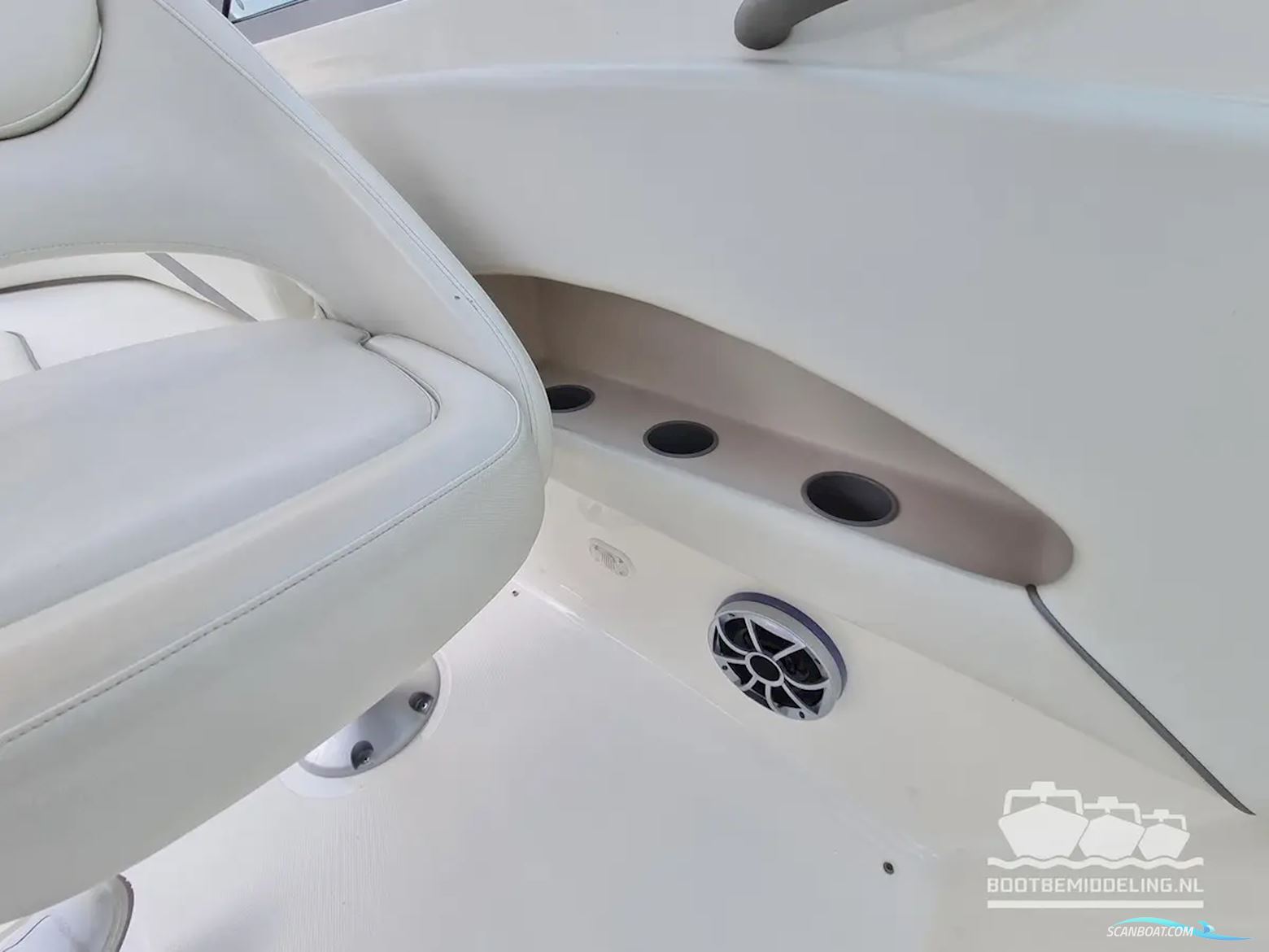 Maxum 2400 SC3, inclusief trailer