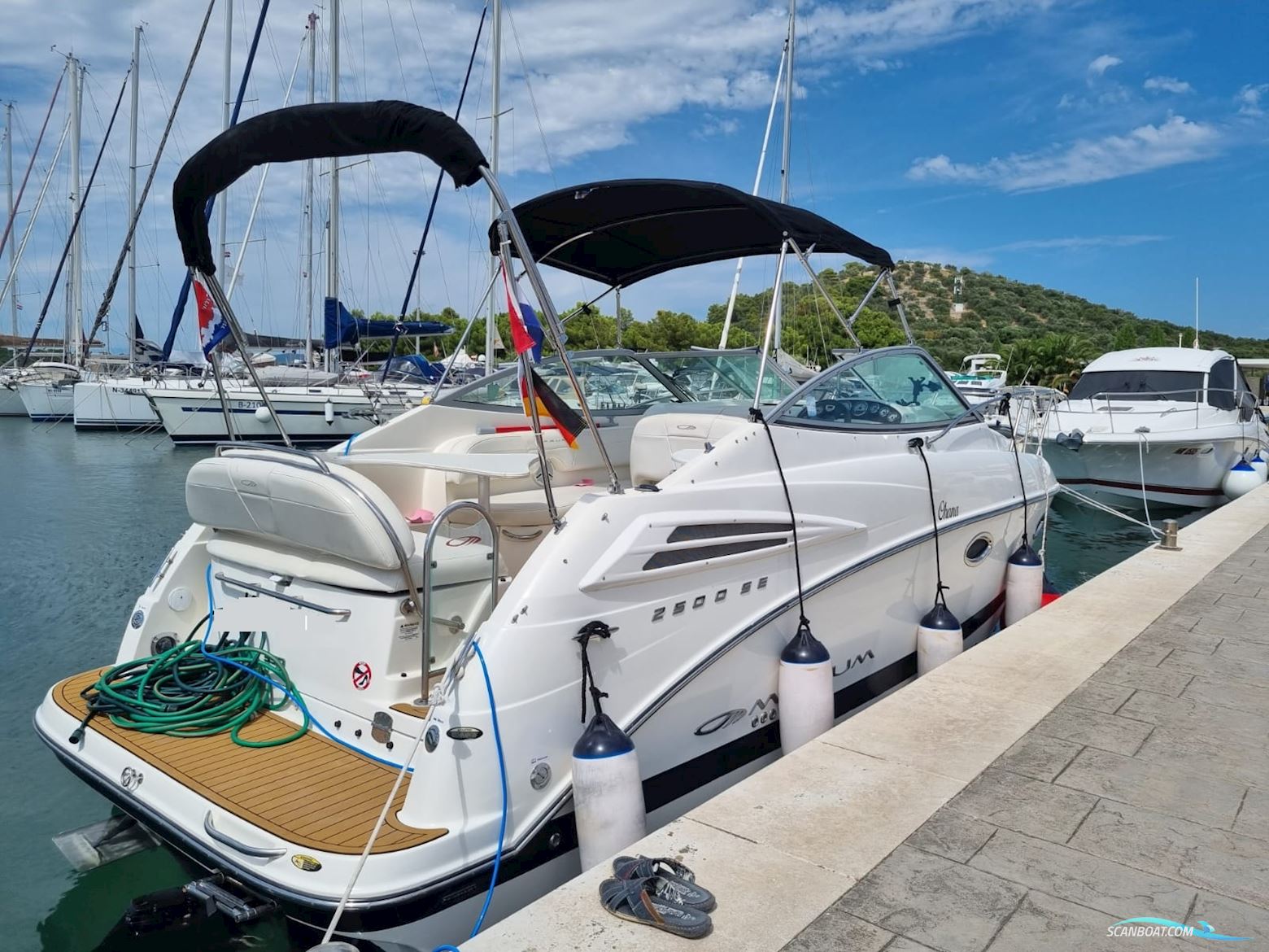 Maxum 2500 Sport Express Motorboat 2008, with Mercruiser 350 Mag Bravo 3 engine, Croatia