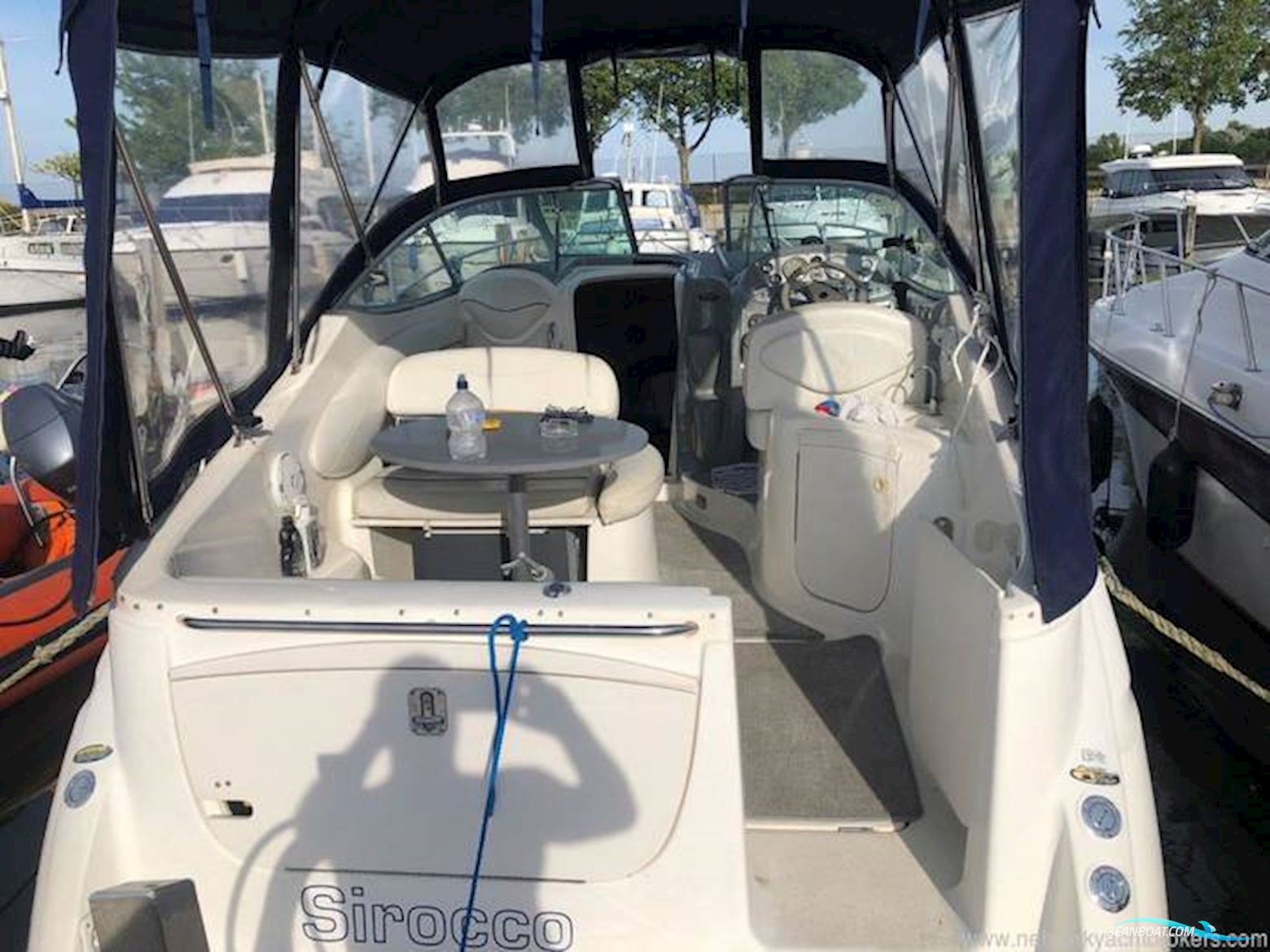 Maxum 2500SE