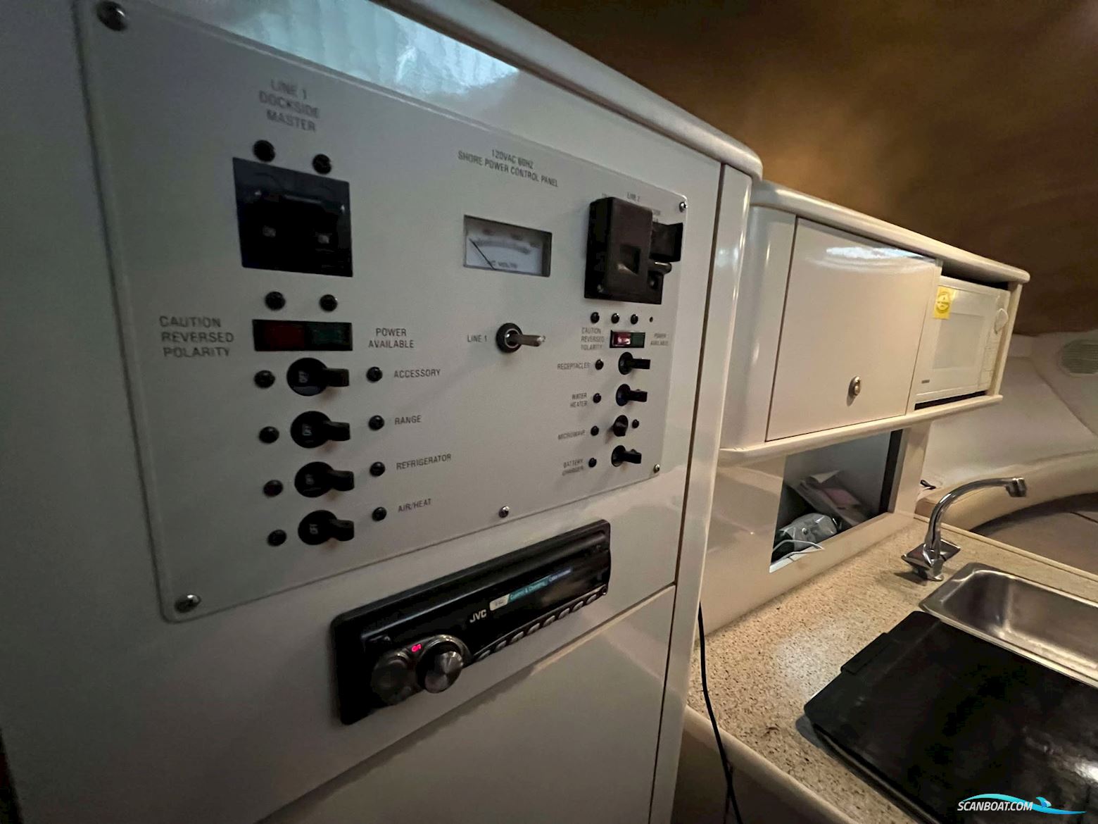 Maxum 2700 Src