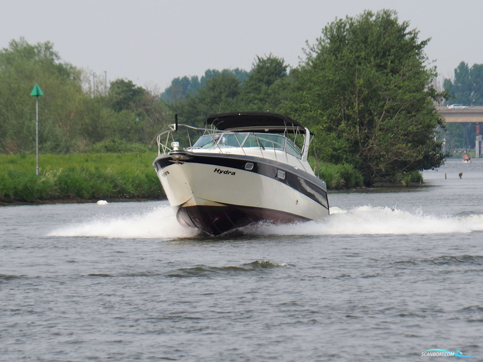 Maxum 3200 Scr