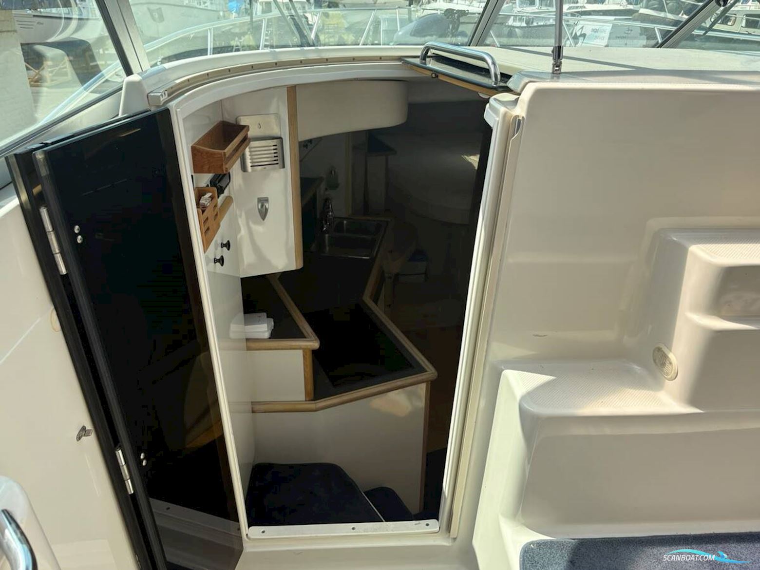 Maxum 3200 Scr