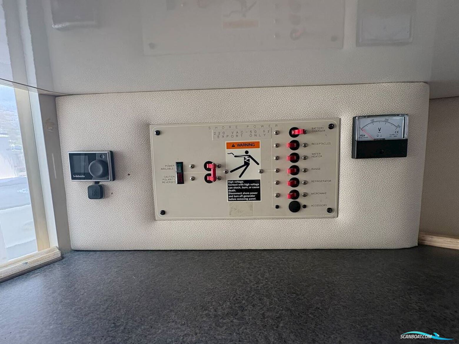 Maxum 3200 Scr