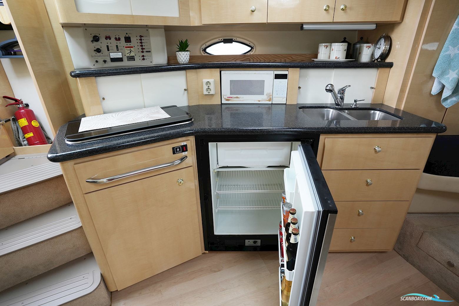Maxum 3300 Scr