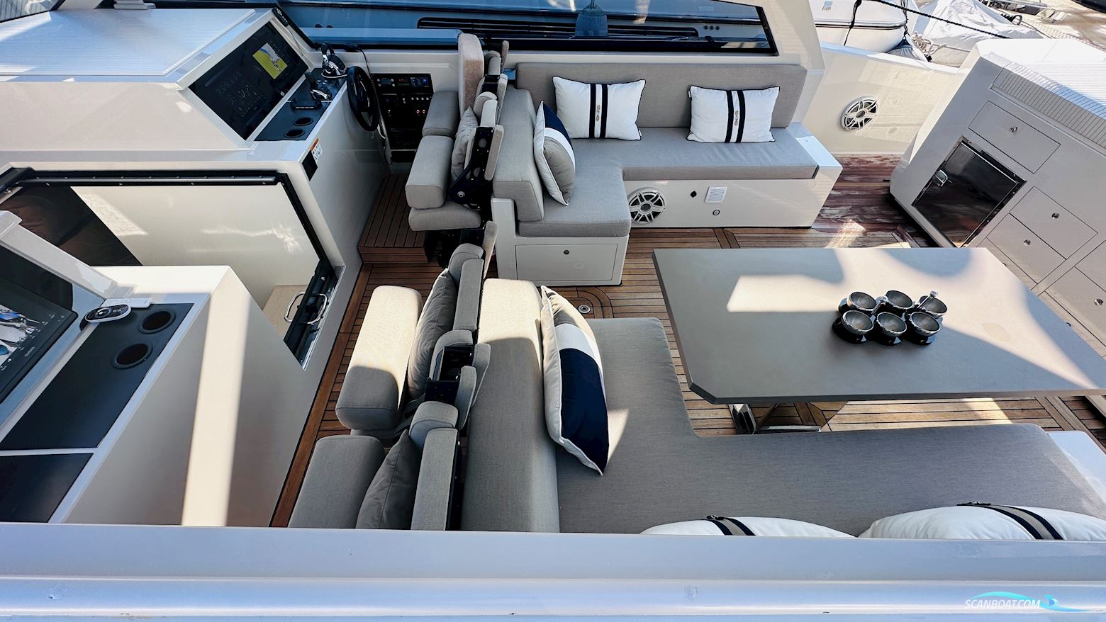 Mazu Yachts 42 WA