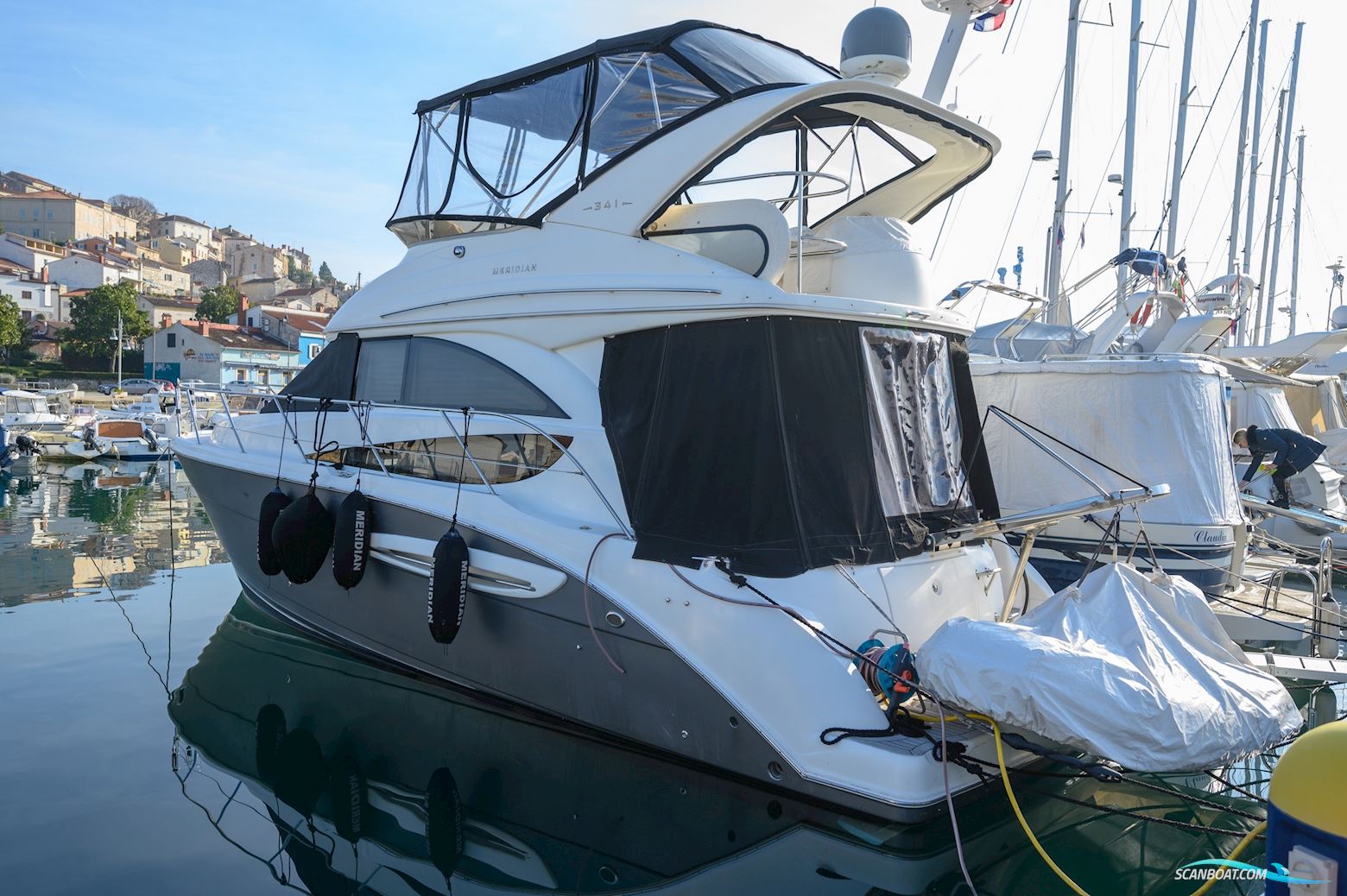 Meridian 341 Motorboat 2006, with Cummins engine, Croatia