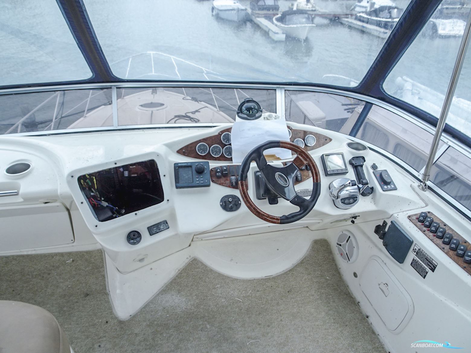 Meridian 391 Sedan
