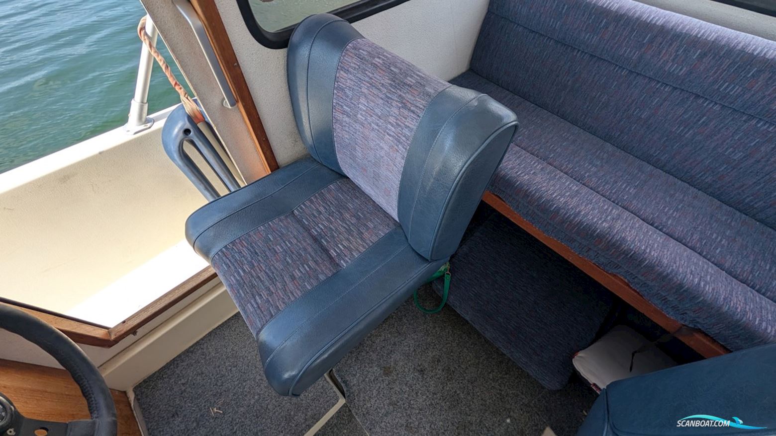 Minor 6400 Walk Round Cabin