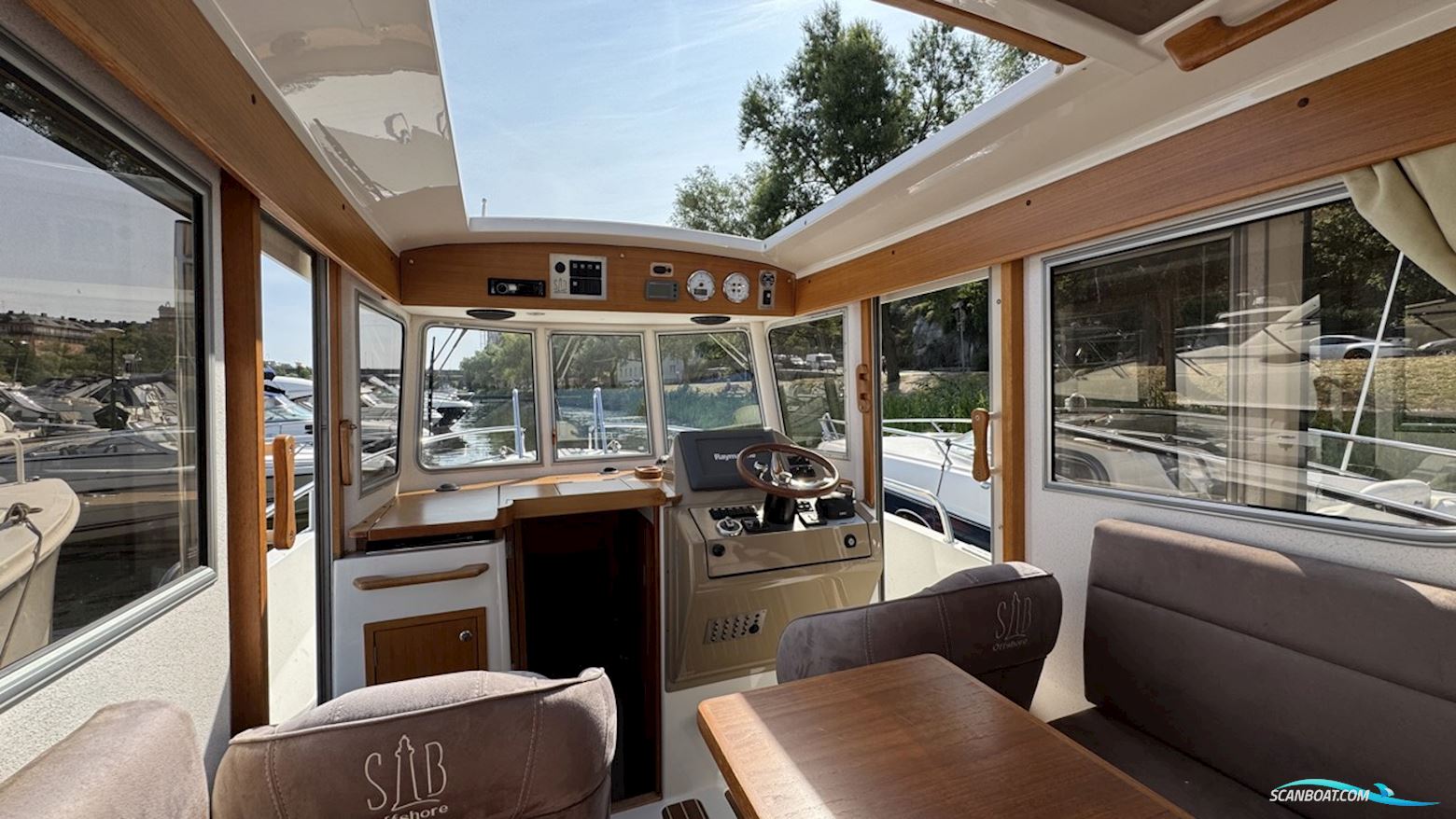Minor Offshore 25
