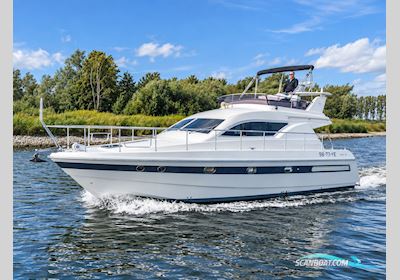 Mochi Craft 43 Flybridge Motorboat 1995, with Iveco engine, The Netherlands