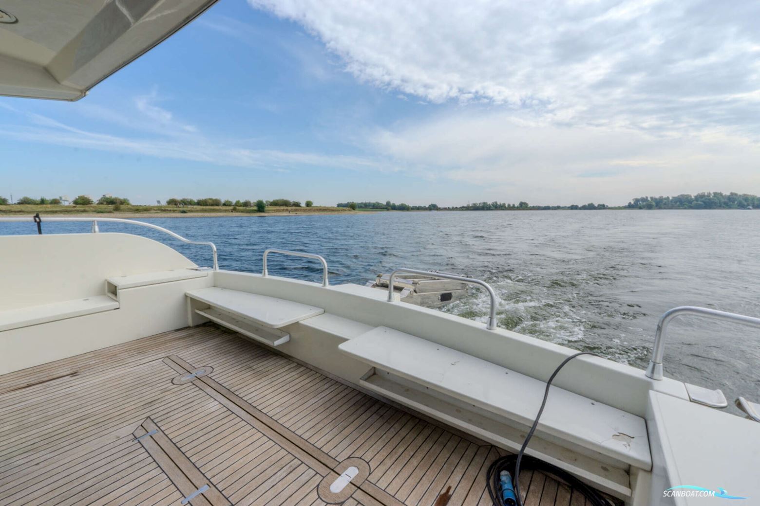 Mochi Craft 43 Flybridge