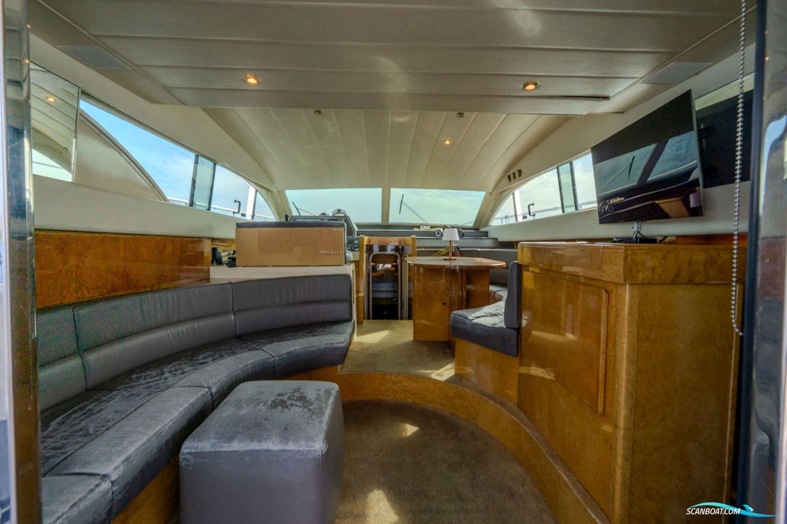 Mochi Craft 43 Flybridge