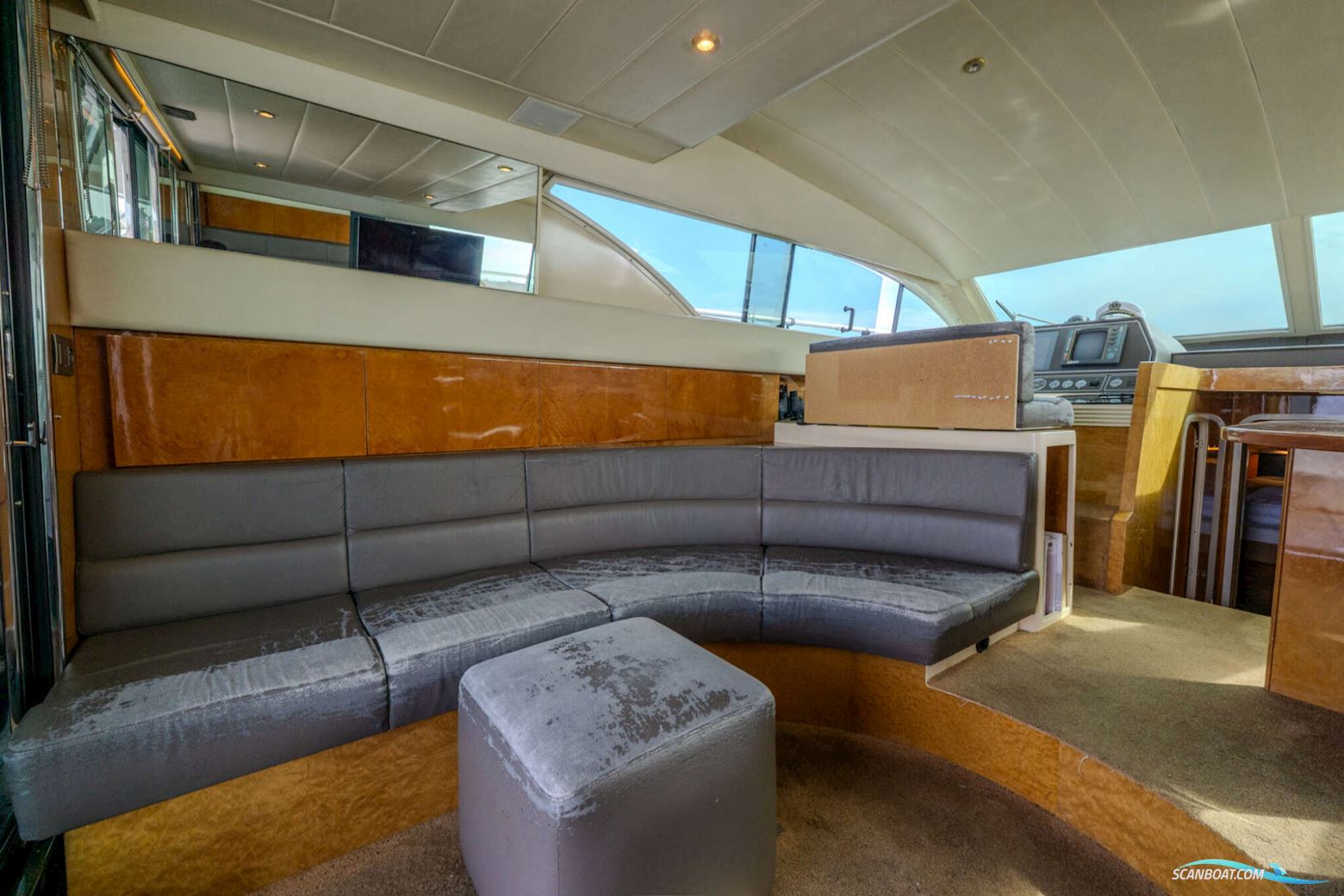 Mochi Craft 43 Flybridge