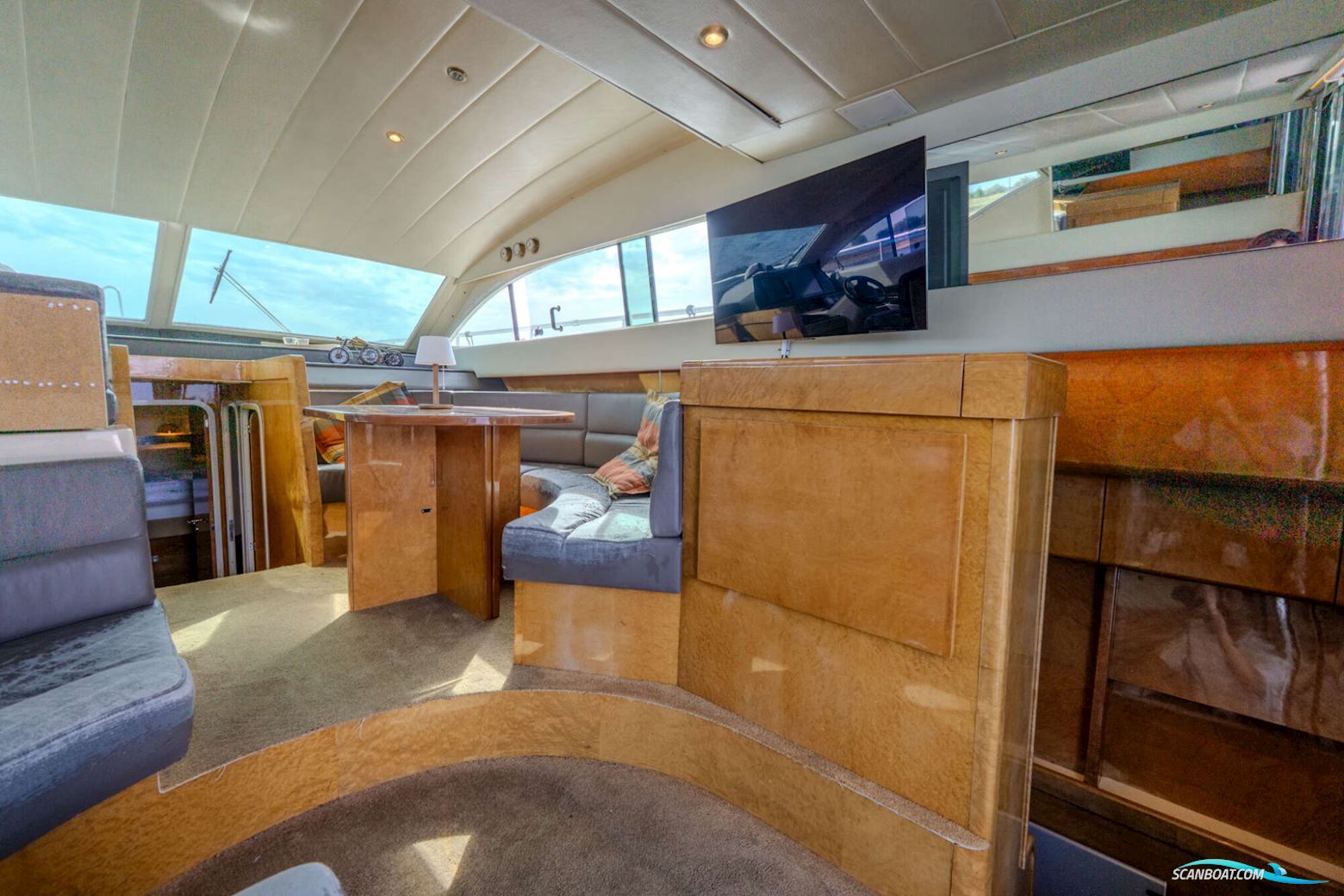 Mochi Craft 43 Flybridge