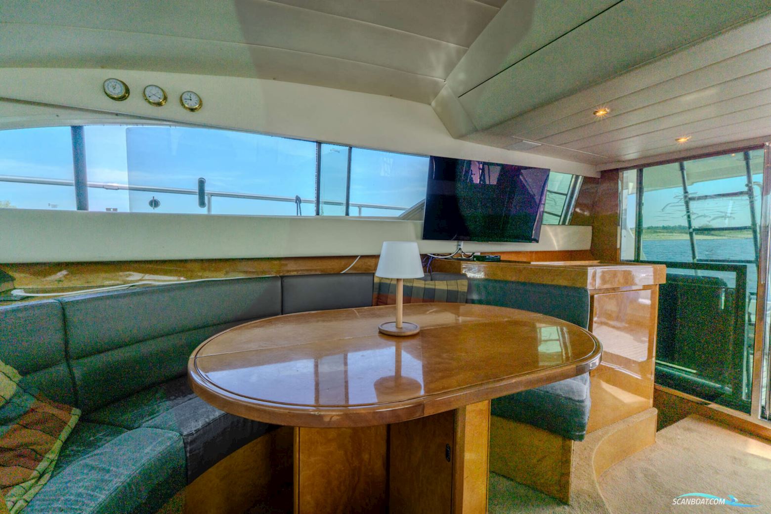 Mochi Craft 43 Flybridge