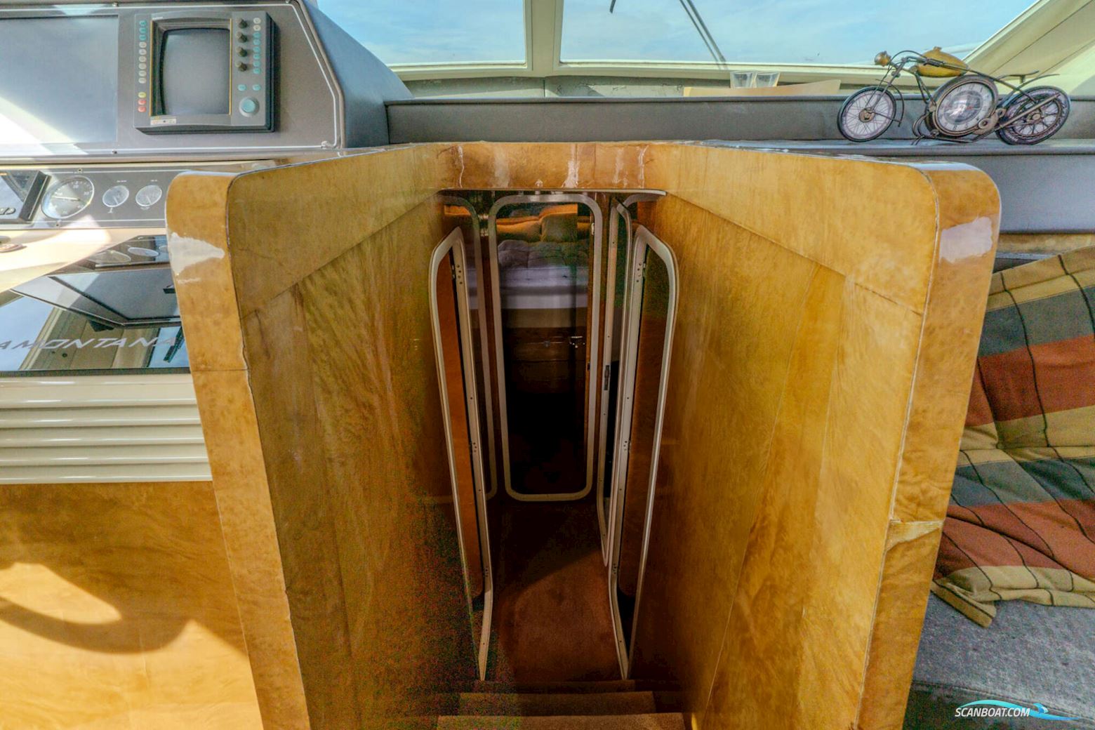 Mochi Craft 43 Flybridge