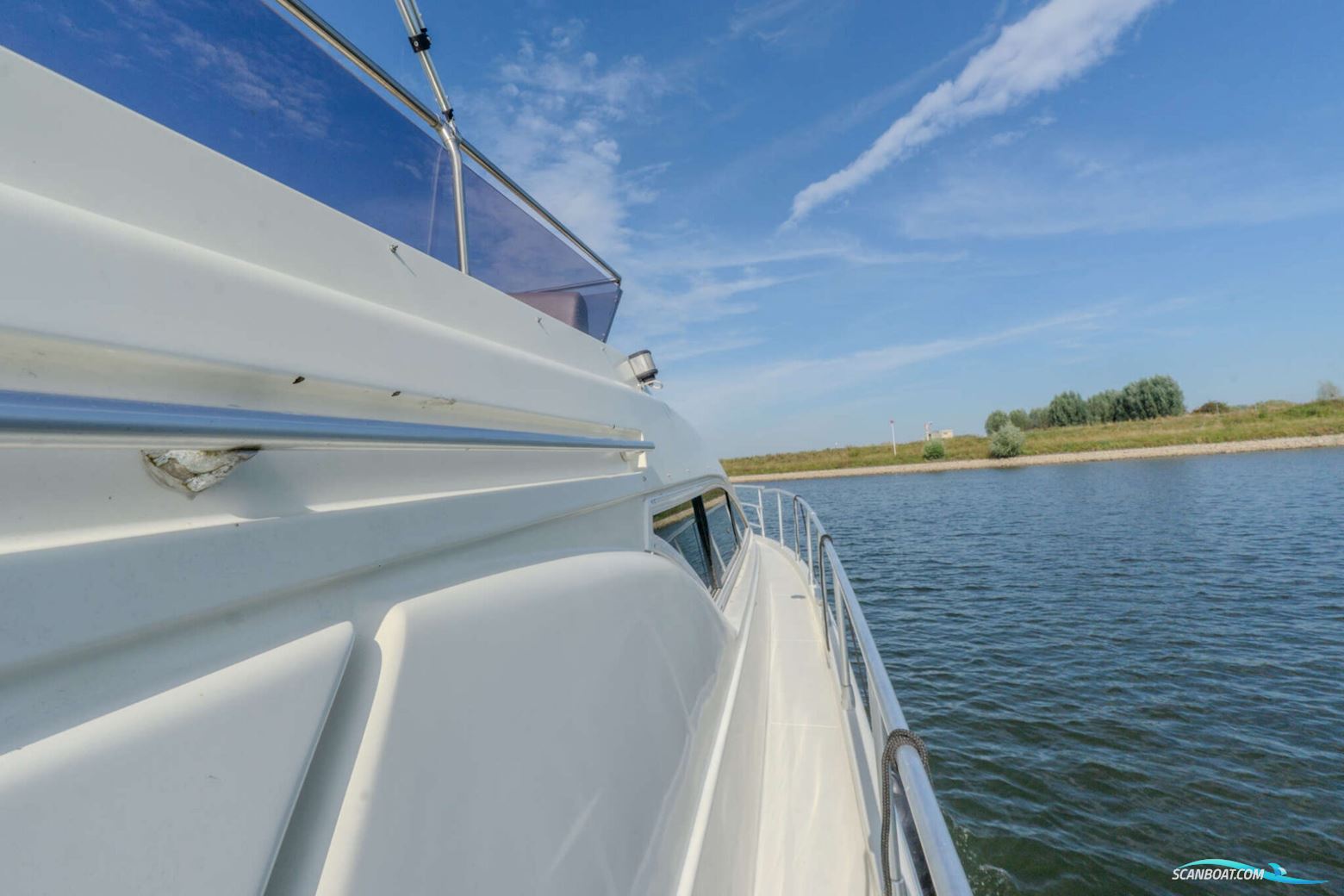 Mochi Craft 43 Flybridge