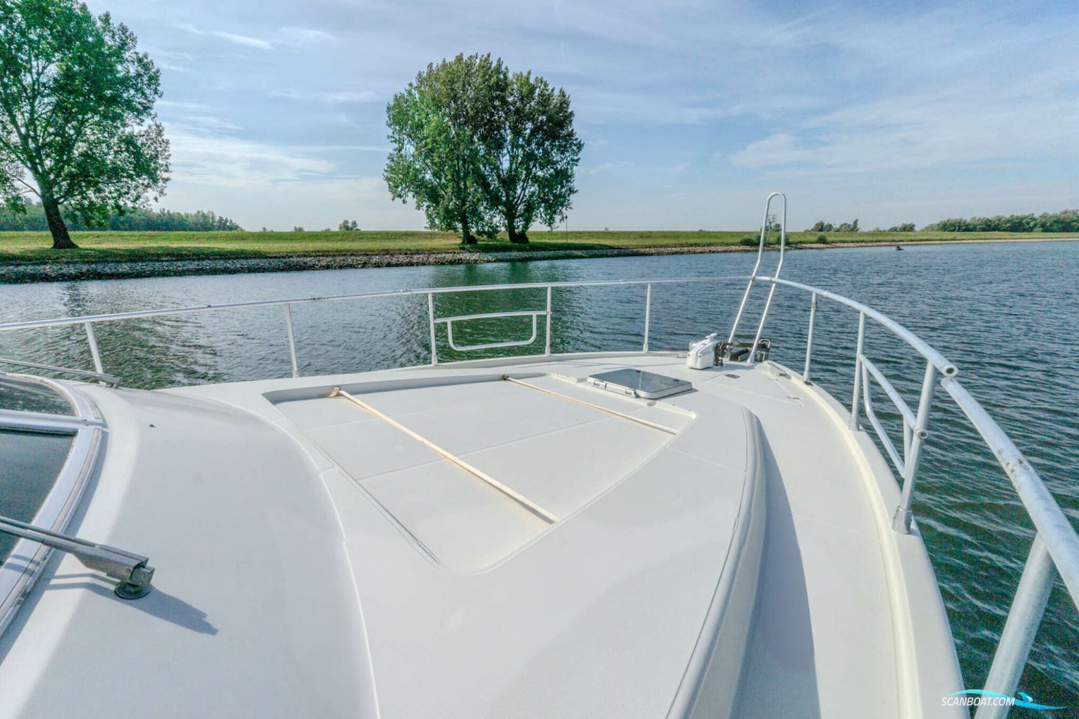 Mochi Craft 43 Flybridge