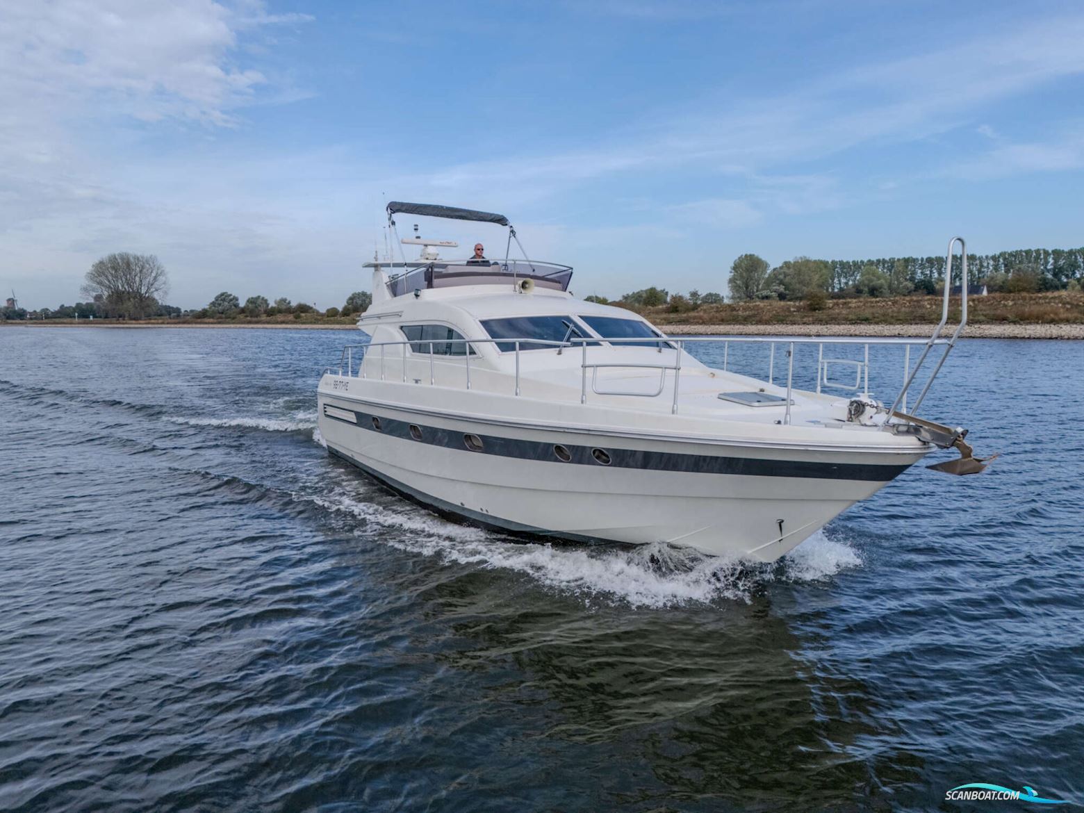 Mochi Craft 43 Flybridge