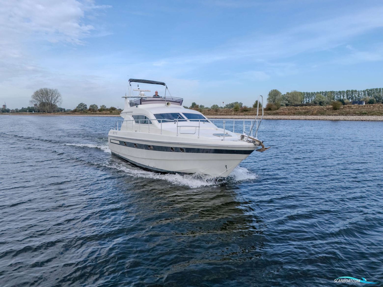 Mochi Craft 43 Flybridge