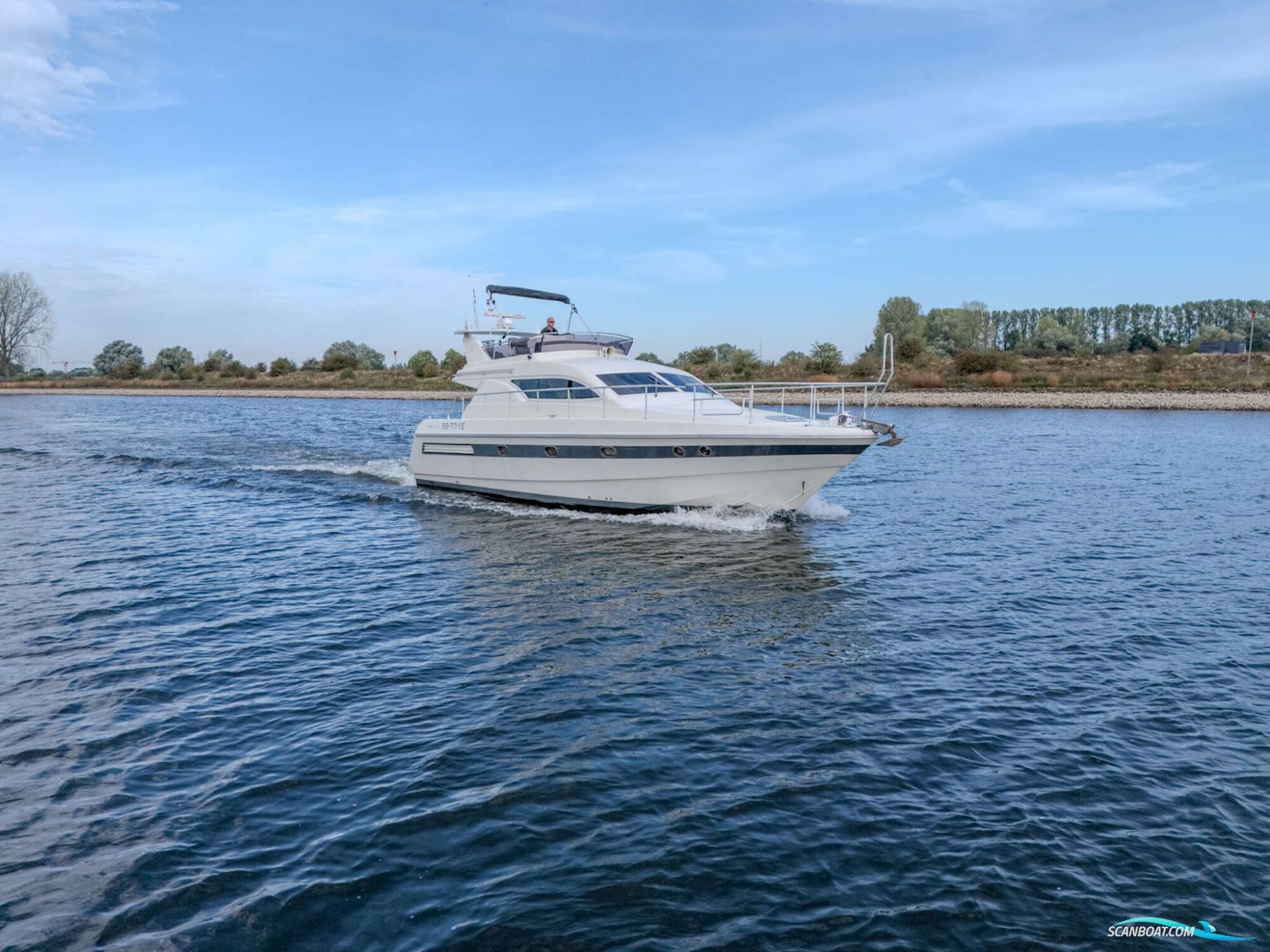Mochi Craft 43 Flybridge