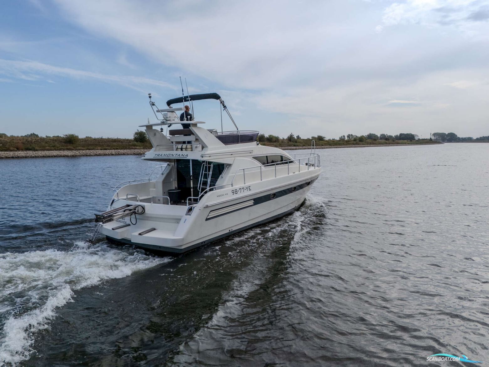 Mochi Craft 43 Flybridge