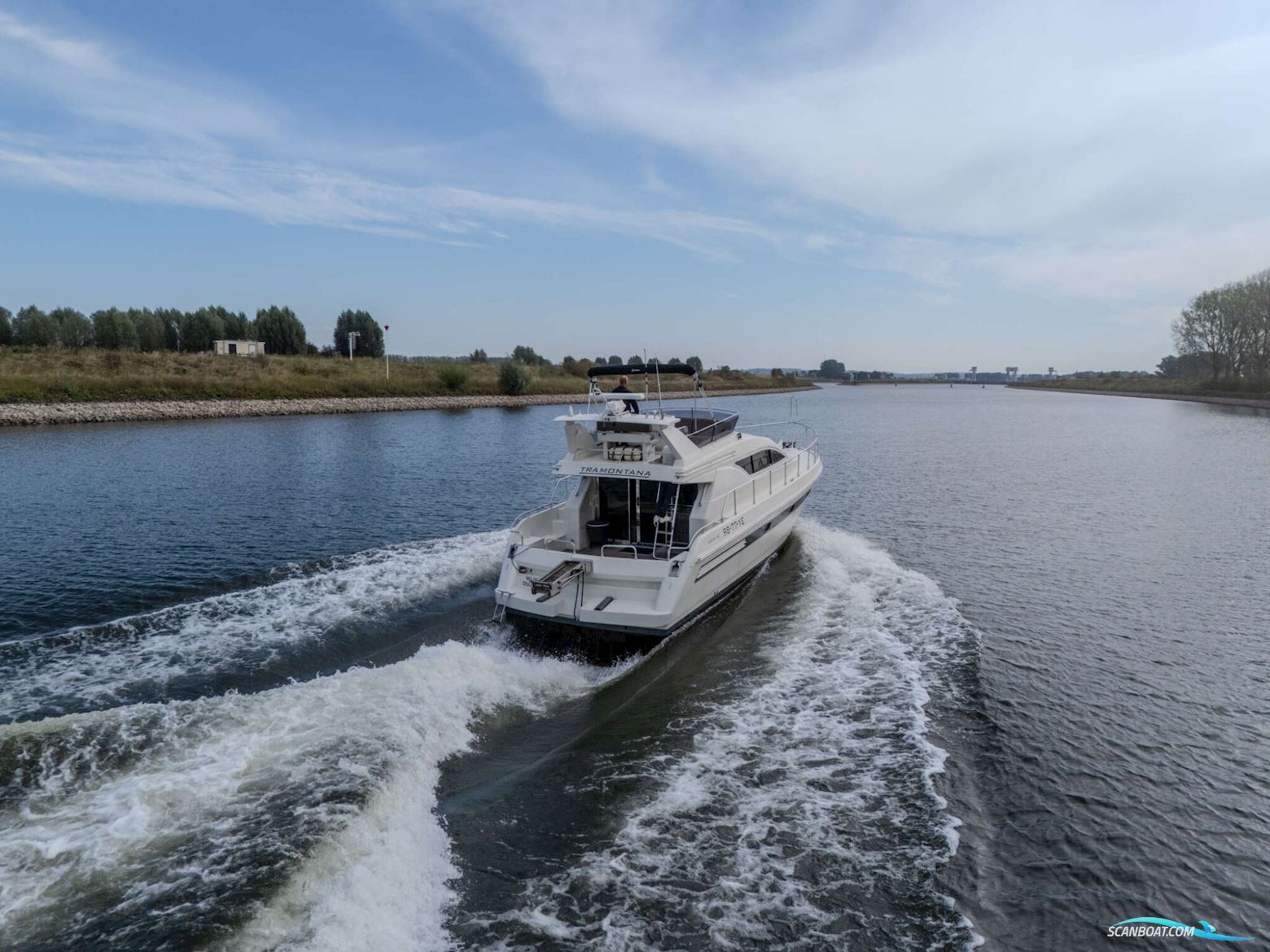 Mochi Craft 43 Flybridge