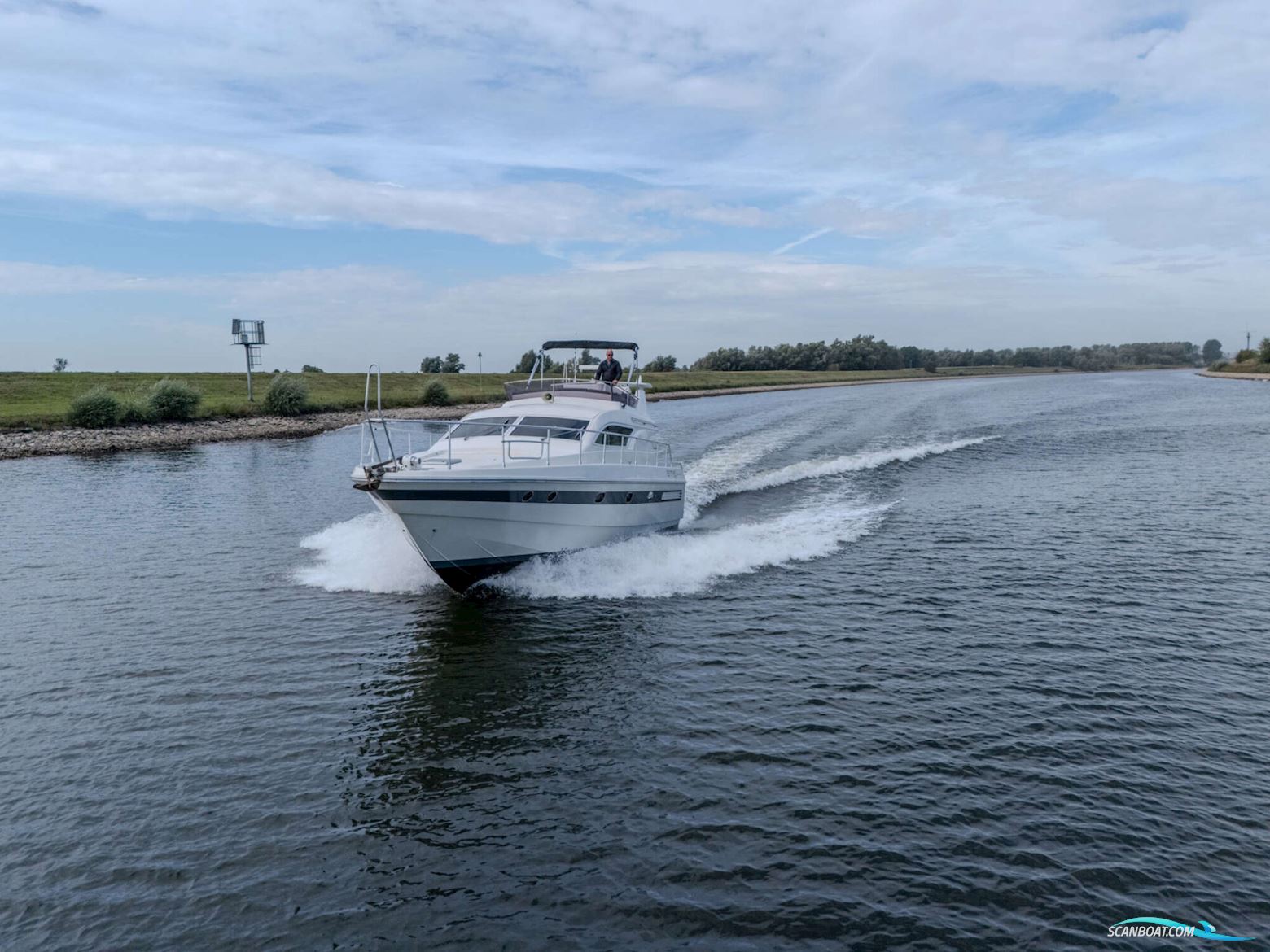 Mochi Craft 43 Flybridge