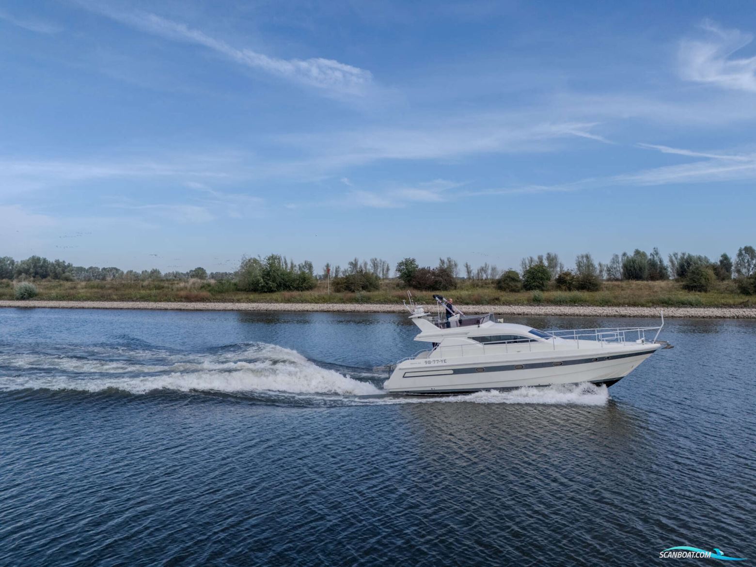 Mochi Craft 43 Flybridge