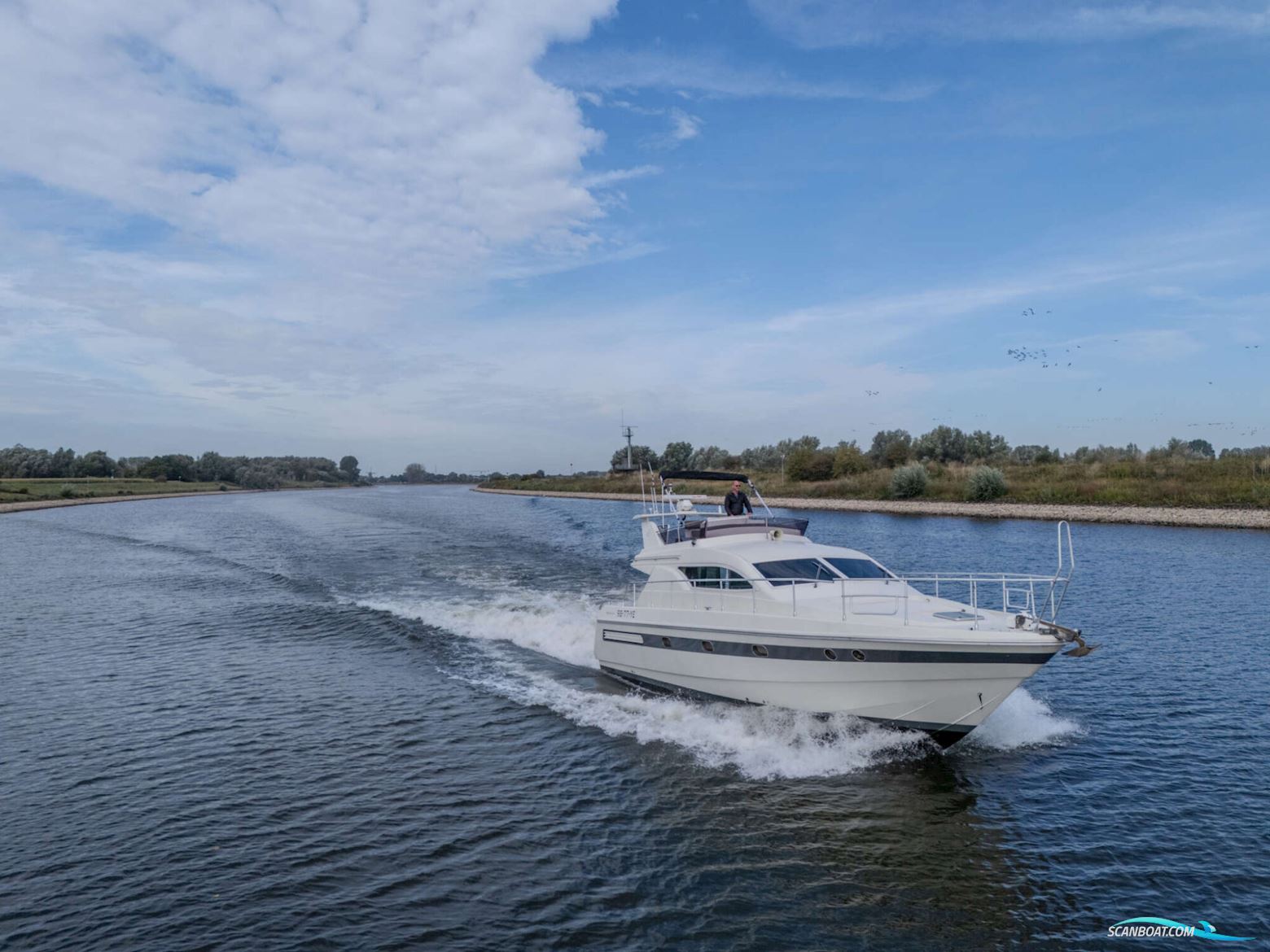 Mochi Craft 43 Flybridge