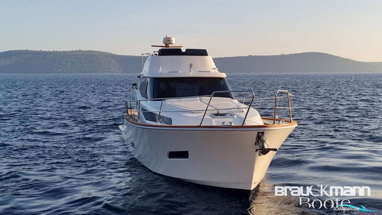 Monachus Yachts Issa 45