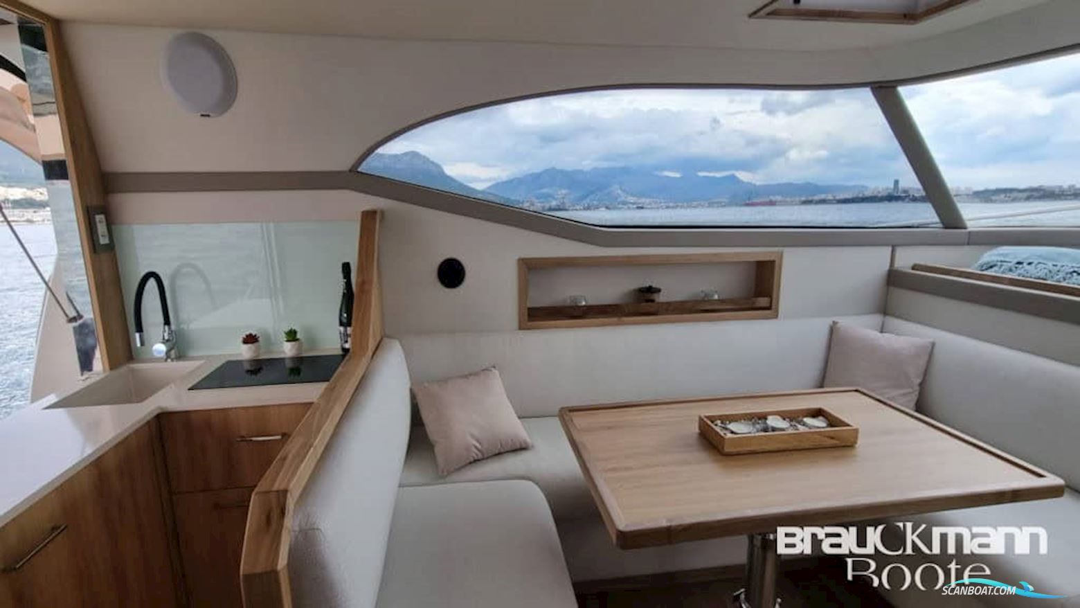 Monachus Yachts Issa 45