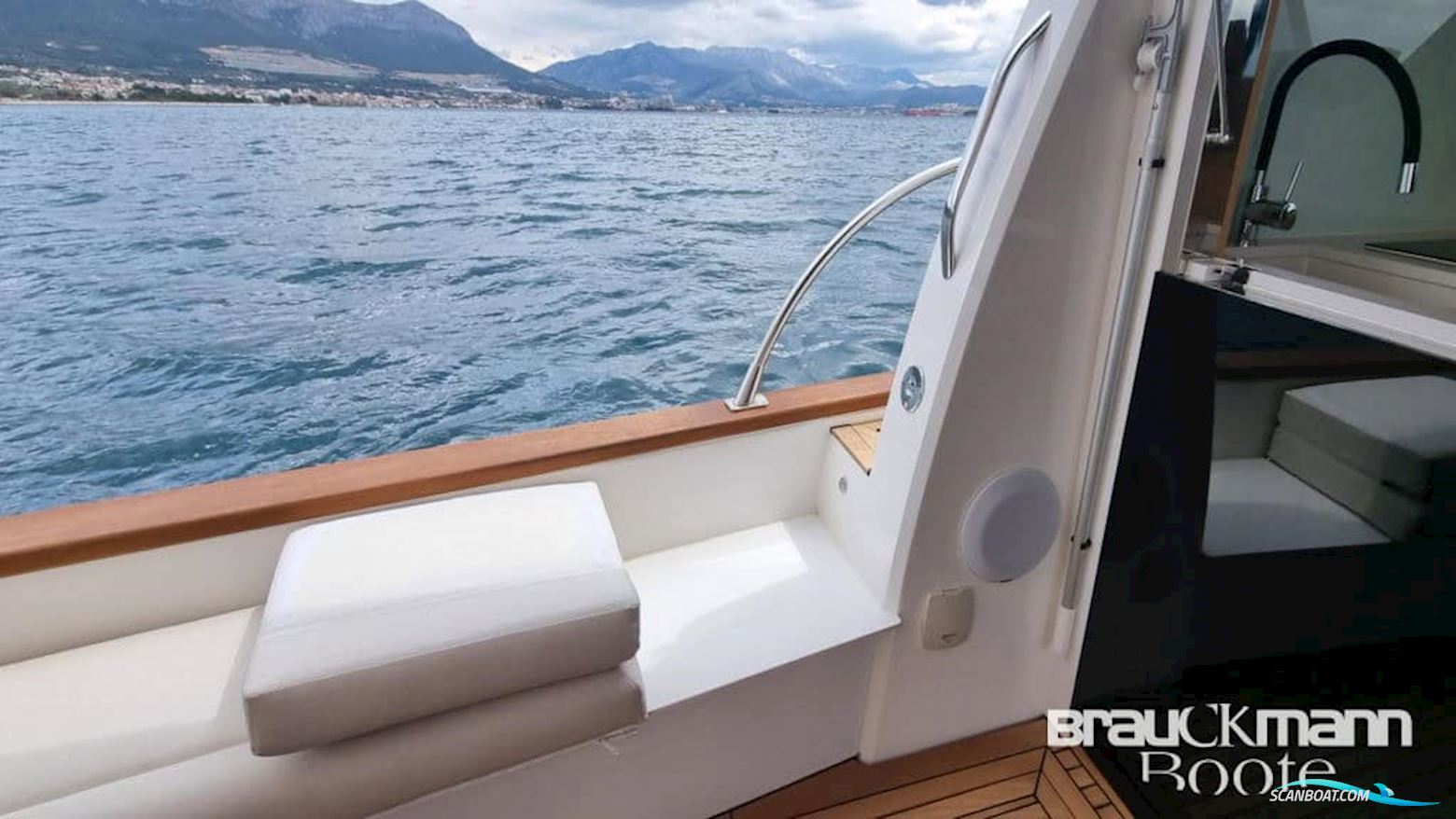 Monachus Yachts Issa 45