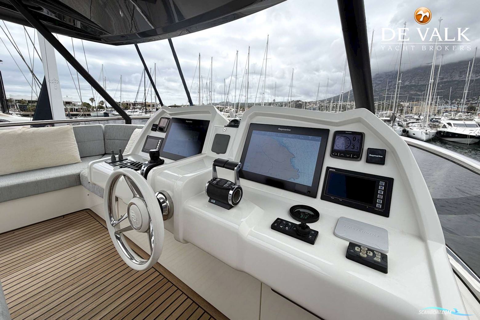 Monte Carlo Yachts 65