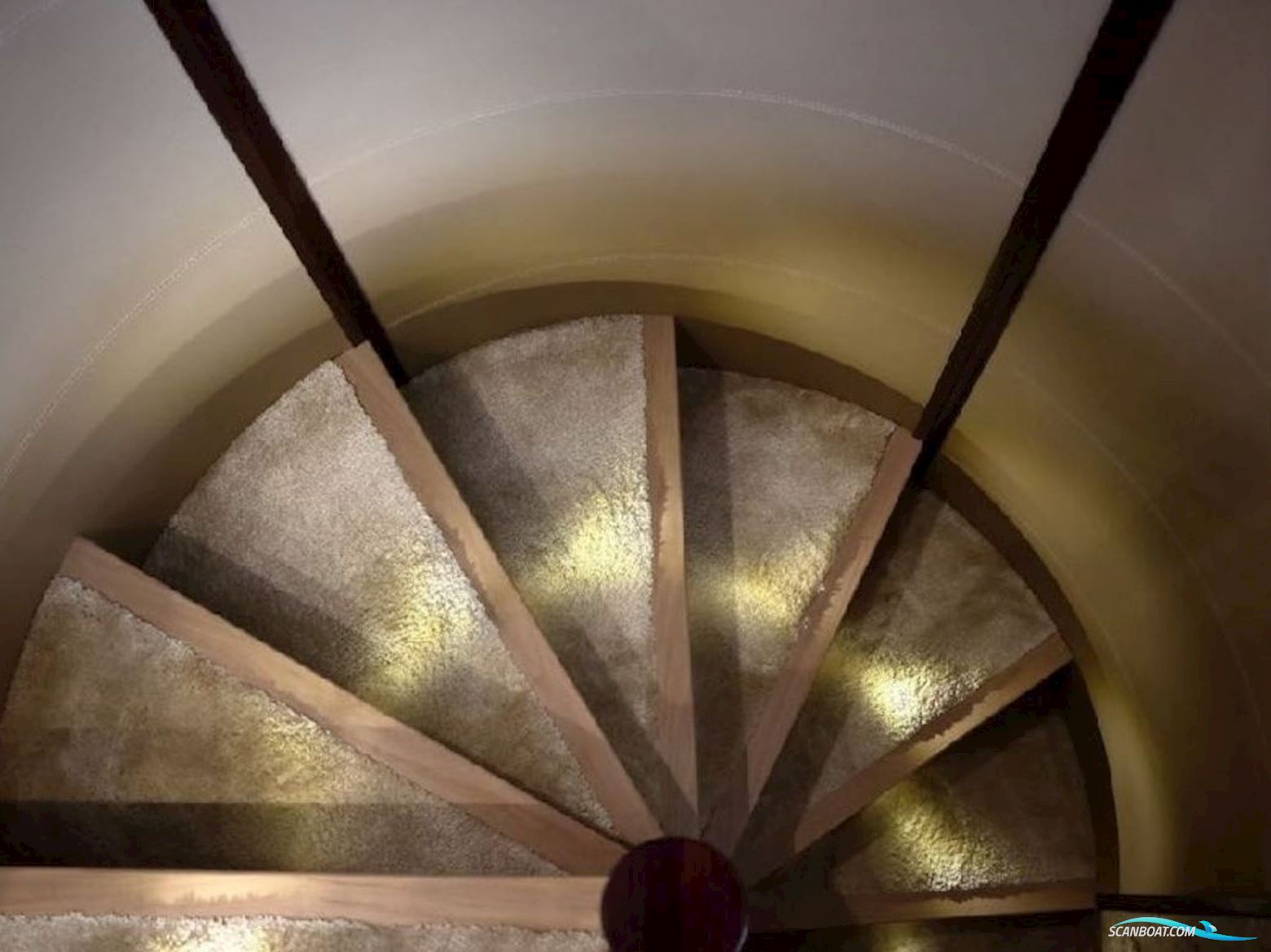 Montecarlo Yacht 86 Flybridge