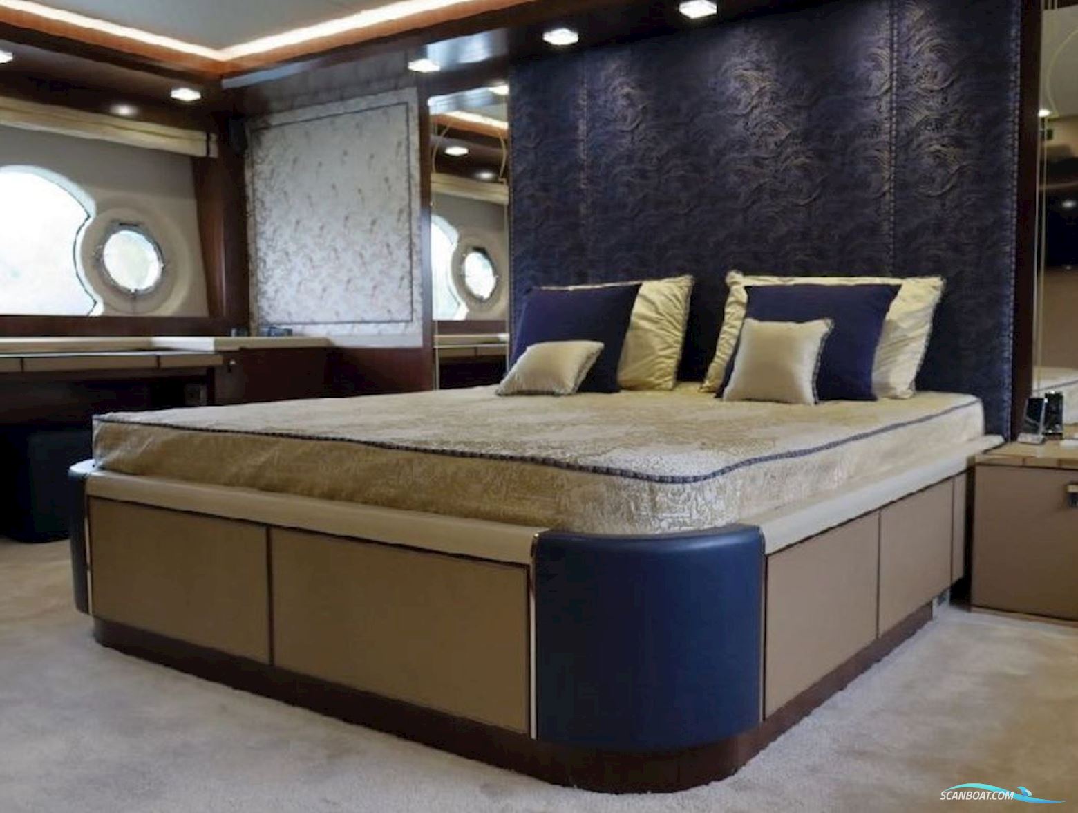Montecarlo Yacht 86 Flybridge