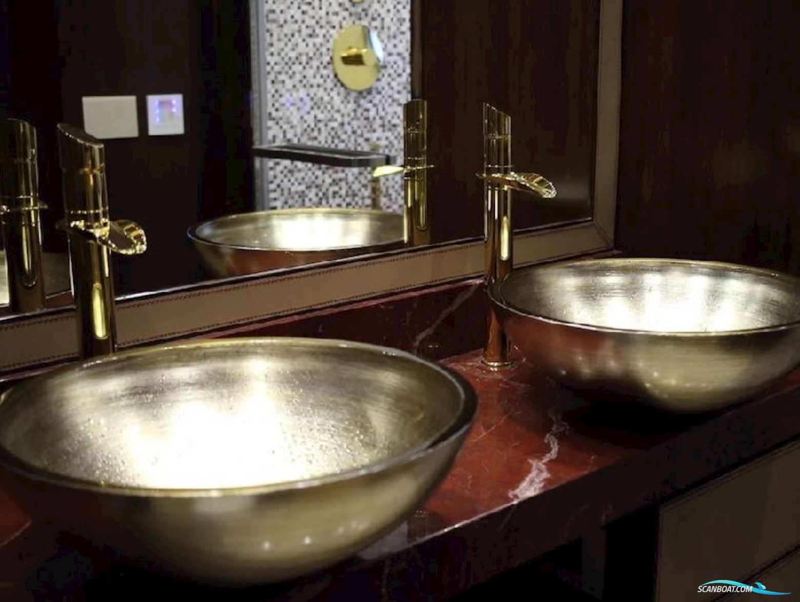 Montecarlo Yacht 86 Flybridge