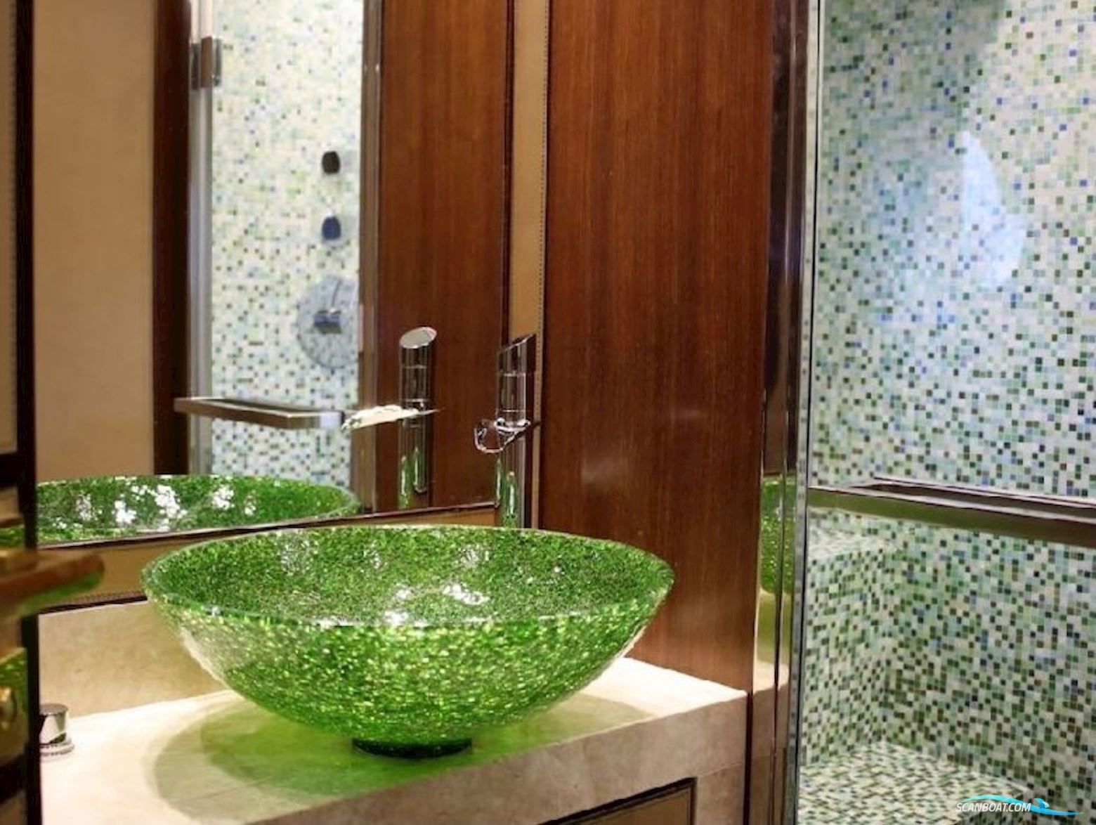 Montecarlo Yacht 86 Flybridge