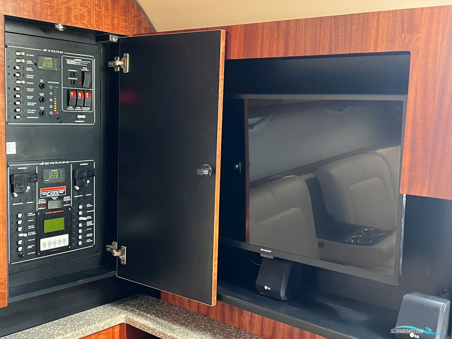 Monterery 415 Sport Yacht