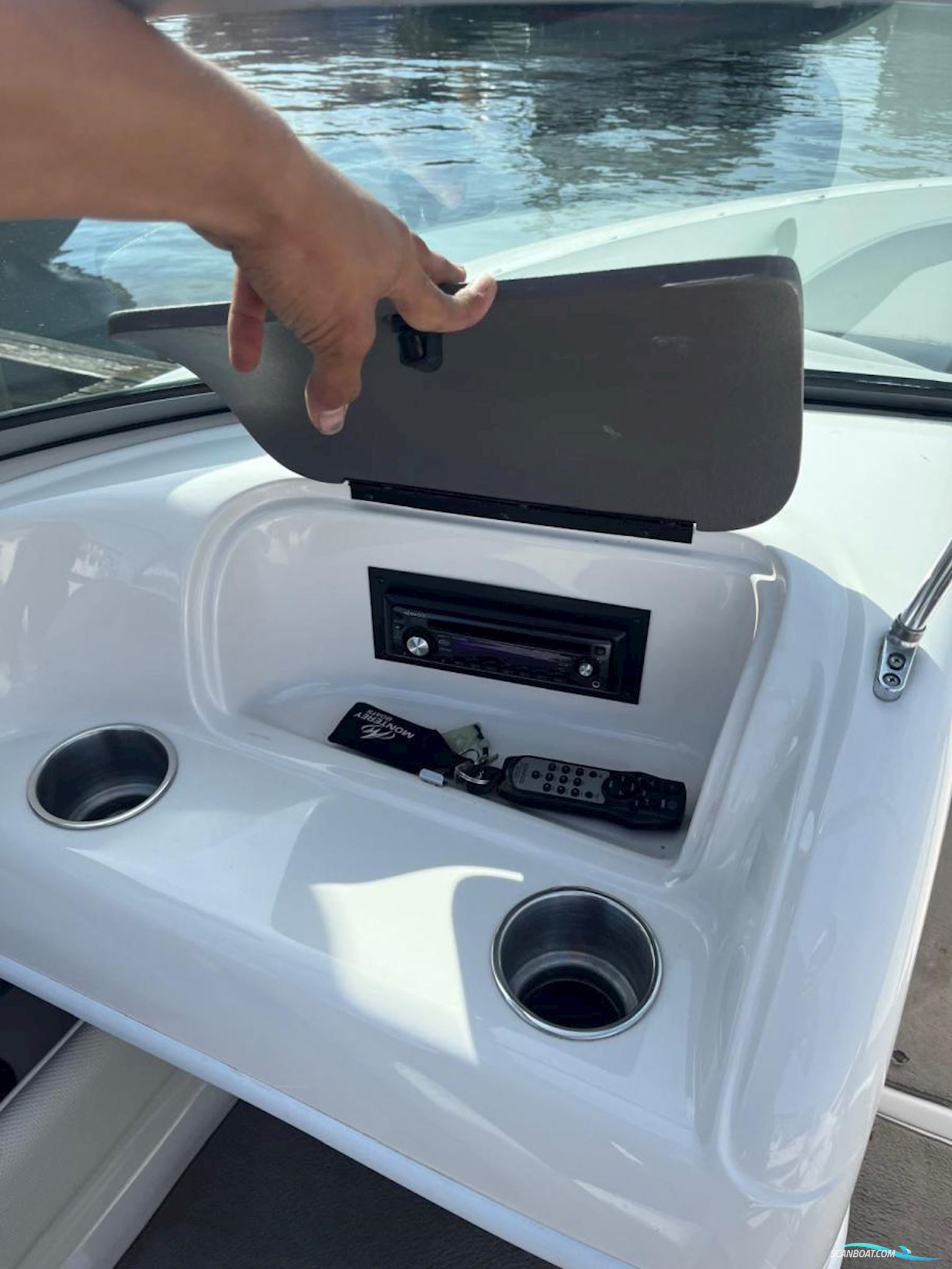 Monterey 184 180 FS Bowrider