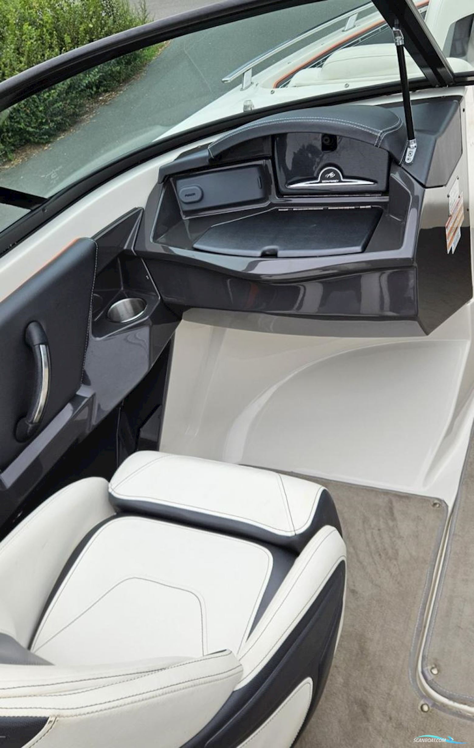 Monterey 238 Super Sport