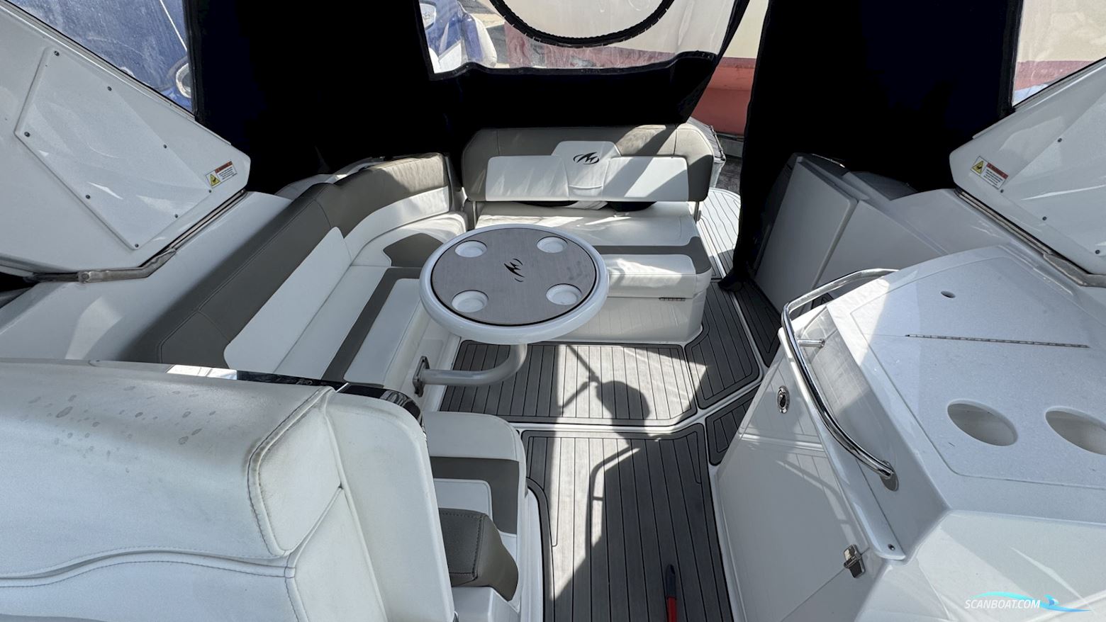 Monterey 275 Sport Yacht